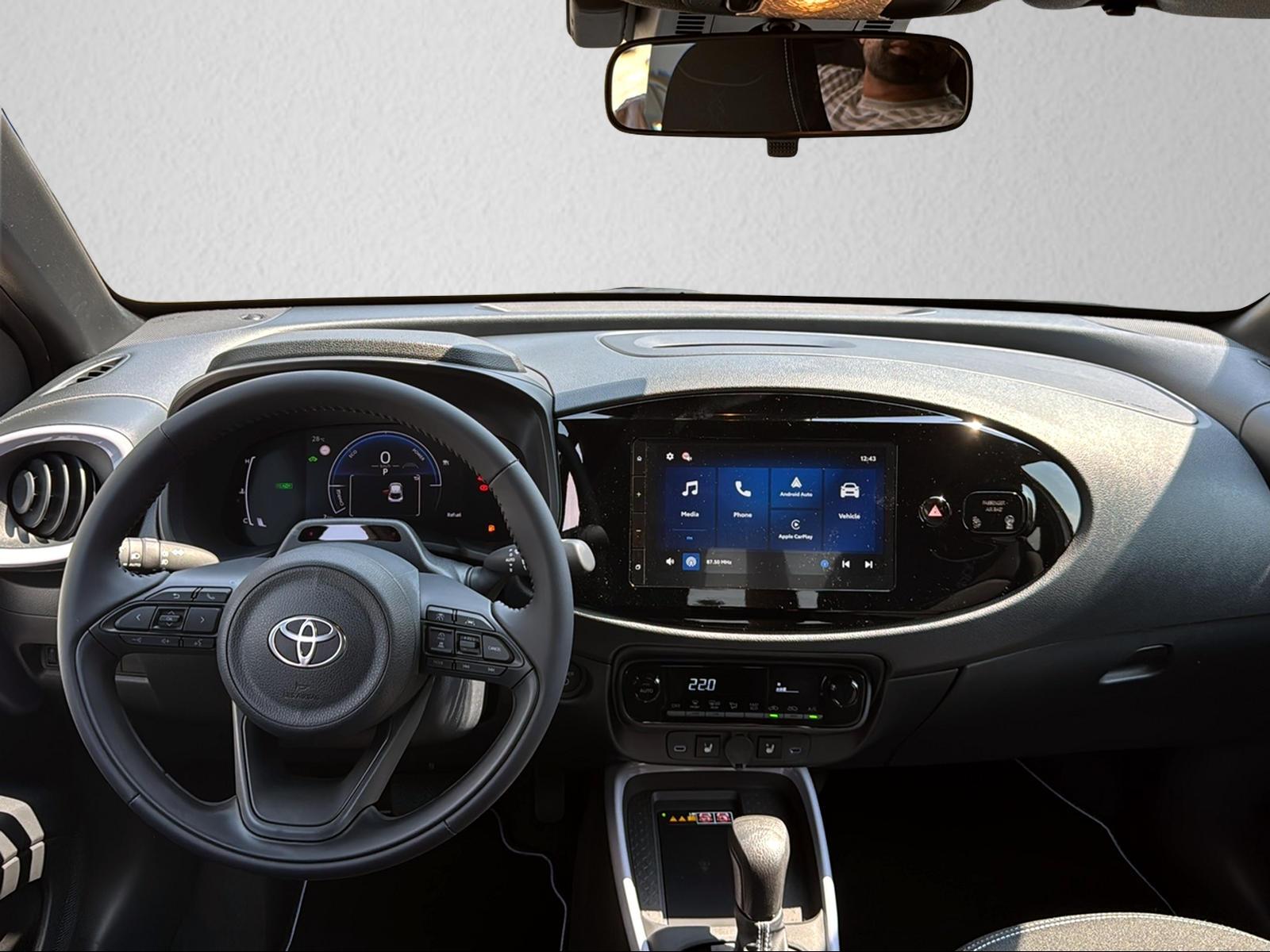 TOYOTA Aygo X 1.5 VVT-i HSD Trend-image-9