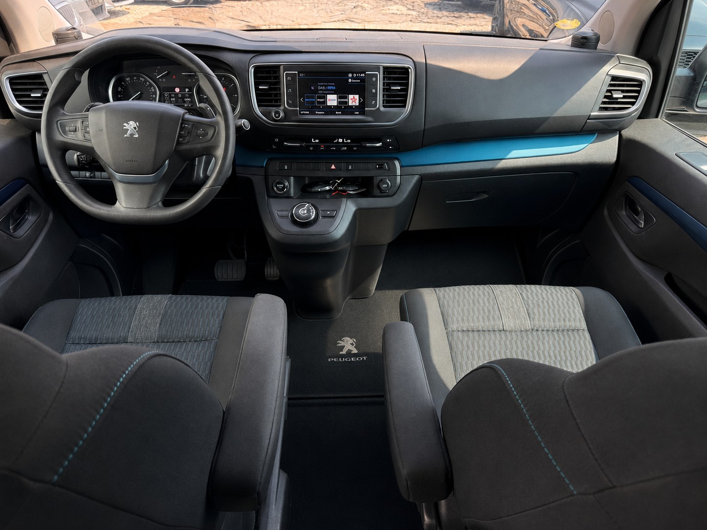 PEUGEOT Traveller 2.0 BlueHDi Active Standard EAT / 8 Plätze-image-11