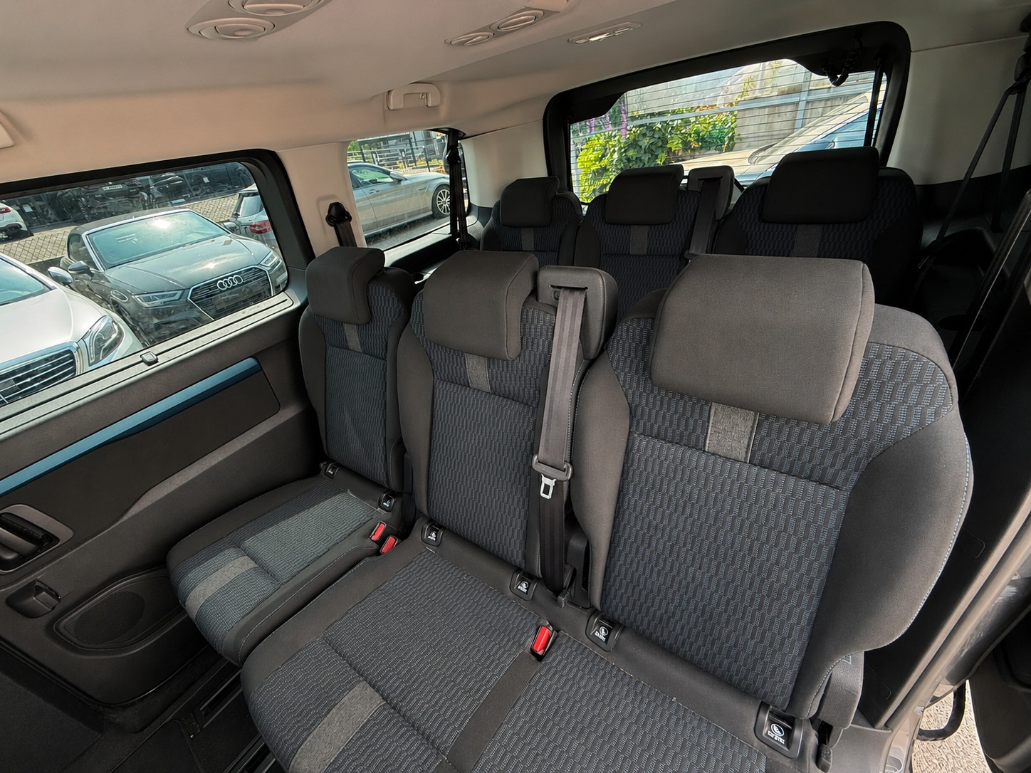 PEUGEOT Traveller 2.0 BlueHDi Active Standard EAT / 8 Plätze-image-12