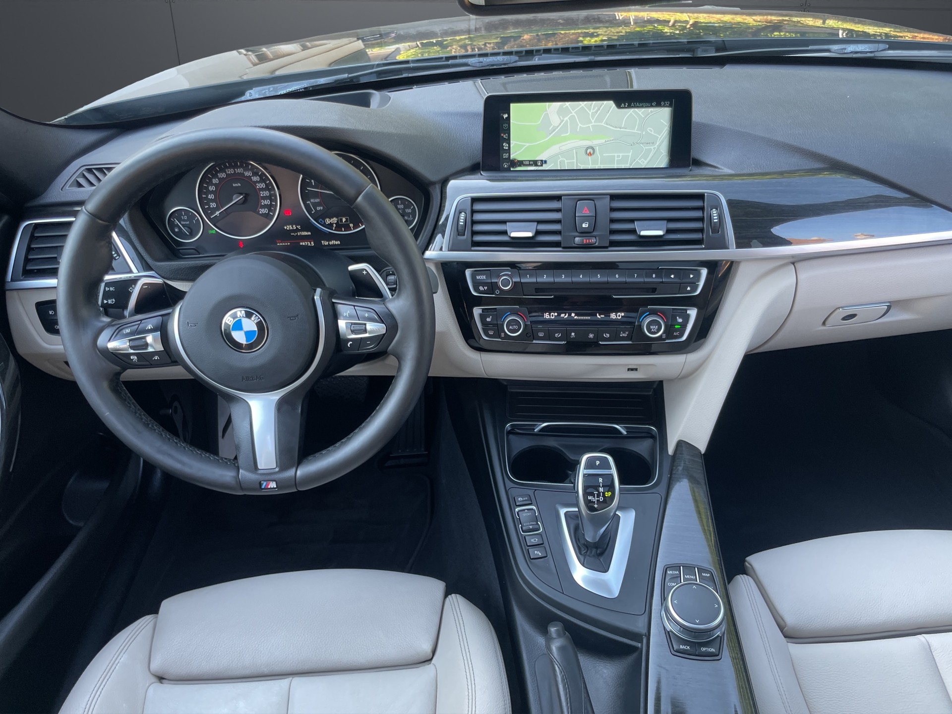 BMW 330d xDrive Touring M Sport Line Steptronic-image-10