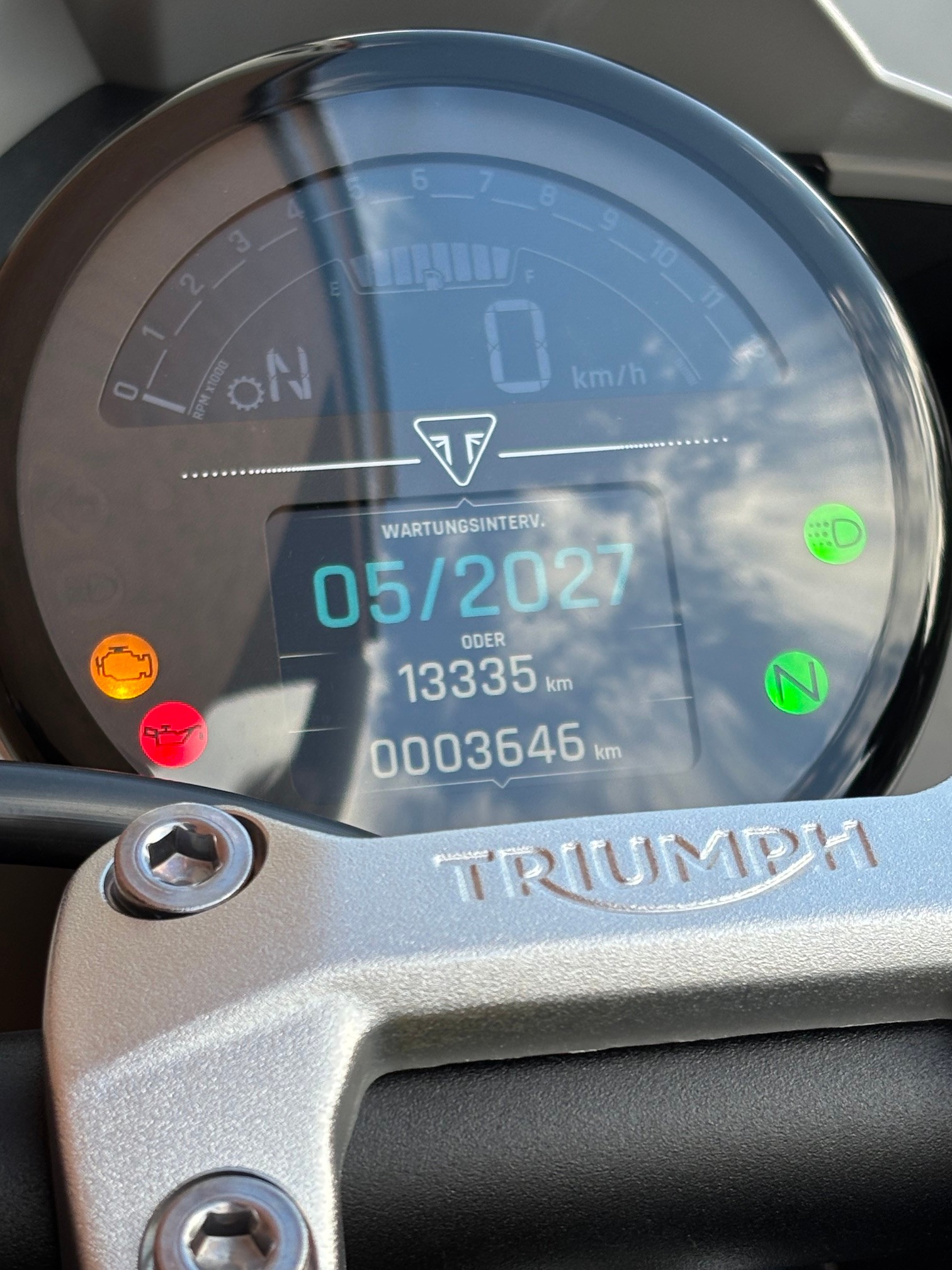 TRIUMPH Trident 800-image-5