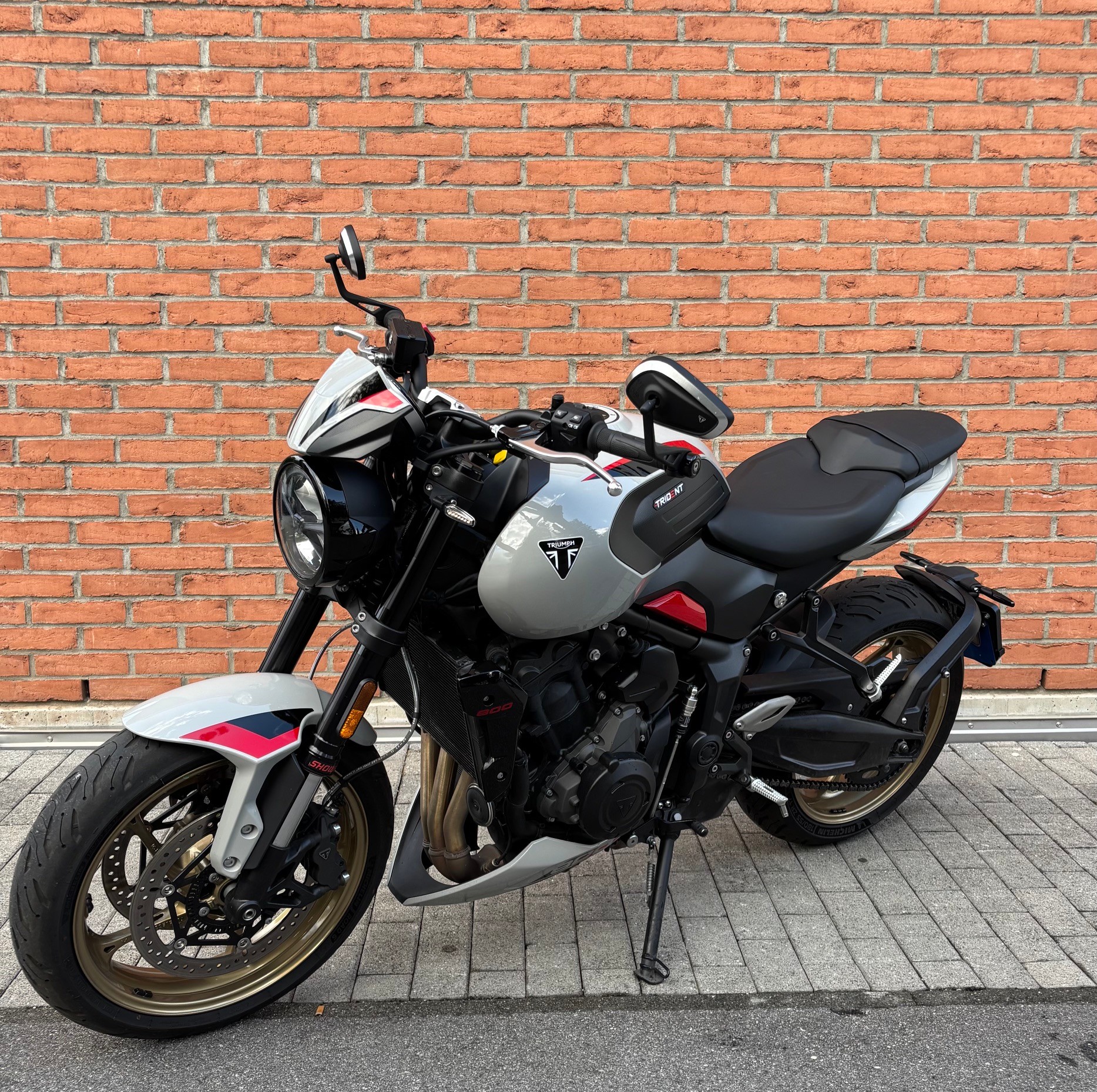 TRIUMPH Trident 800-image-3