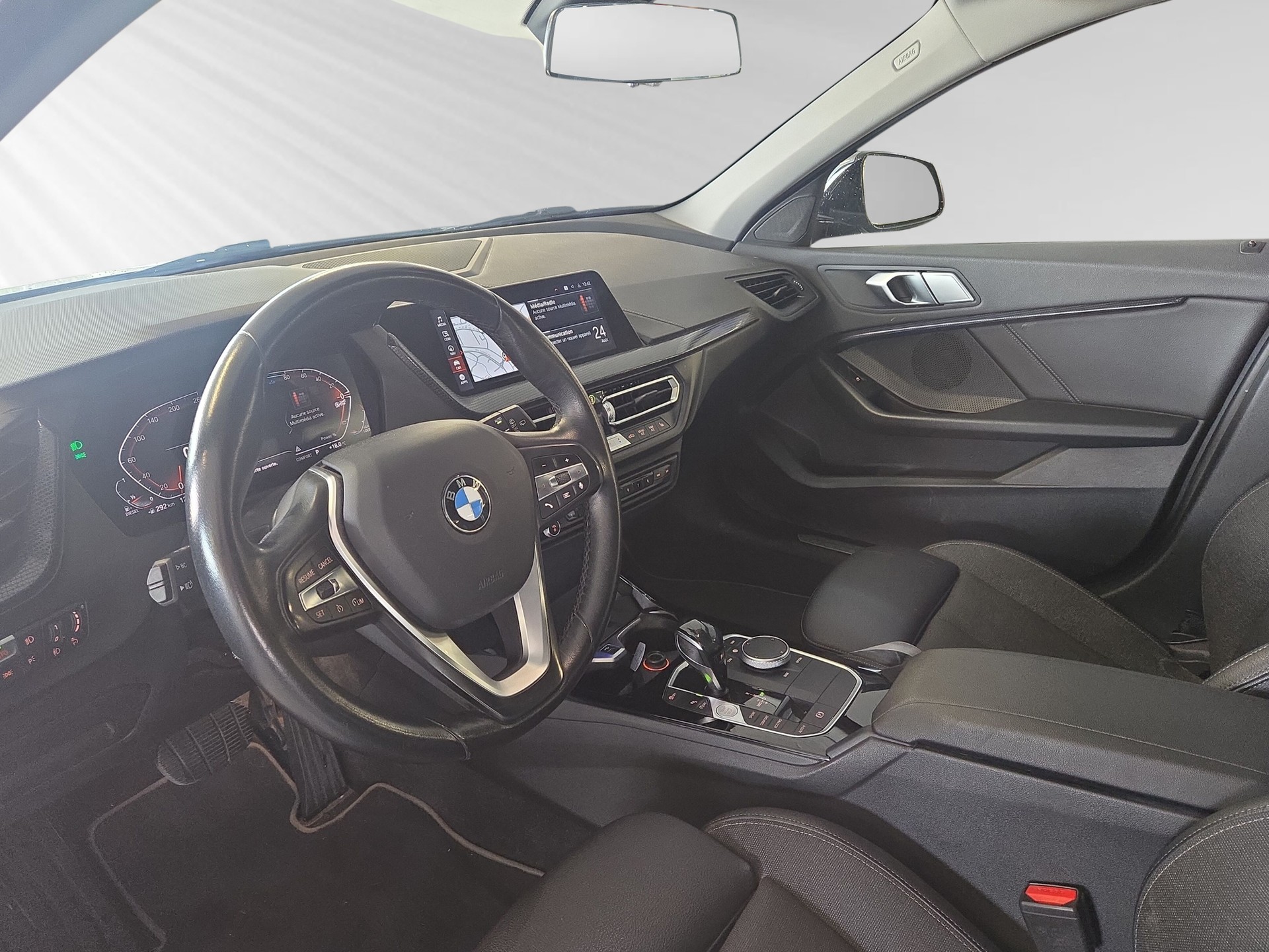 BMW 120d xDrive Steptronic Sport Line-showroom-element-3
