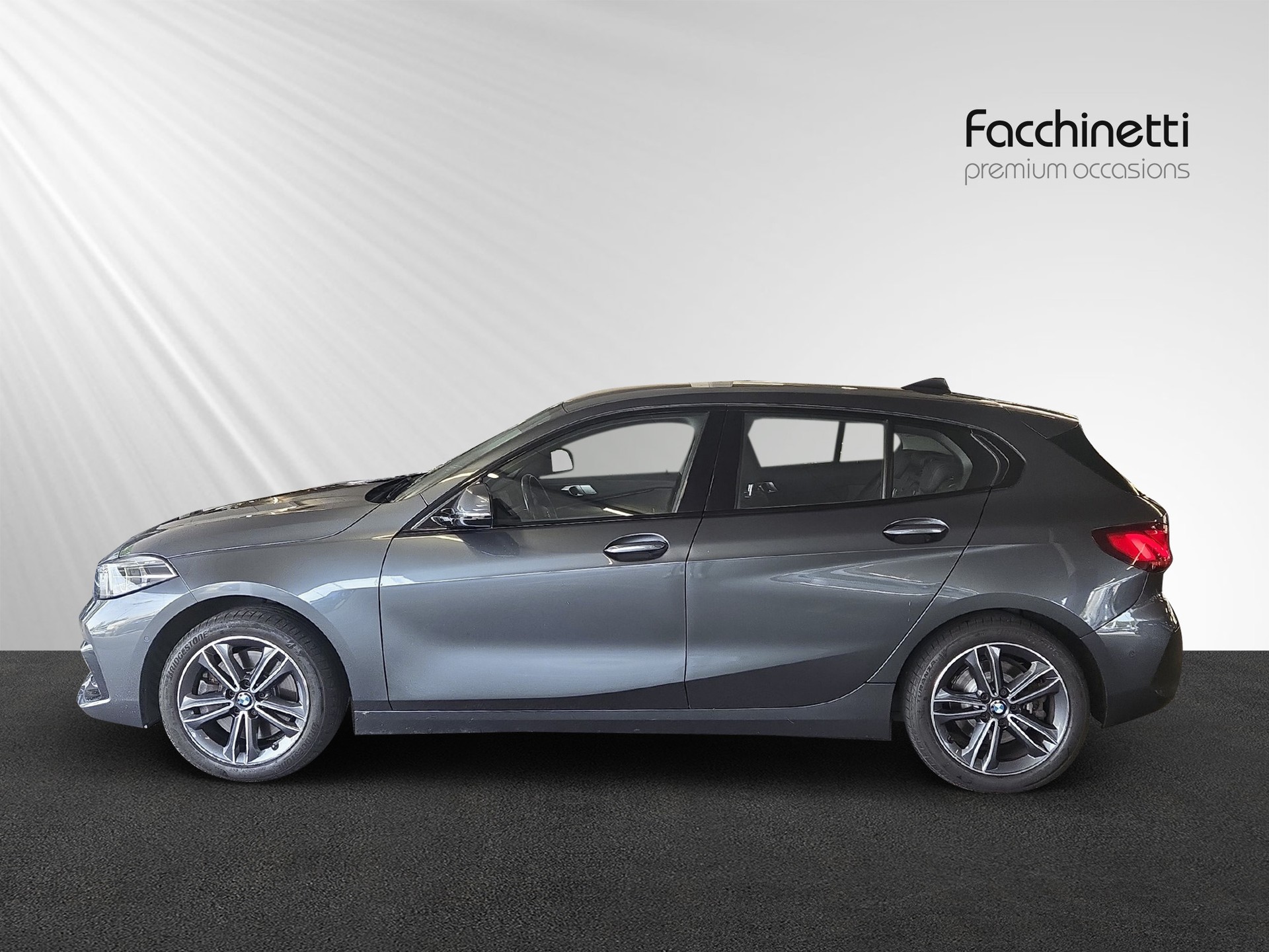 BMW 120d xDrive Steptronic Sport Line-showroom-element-1
