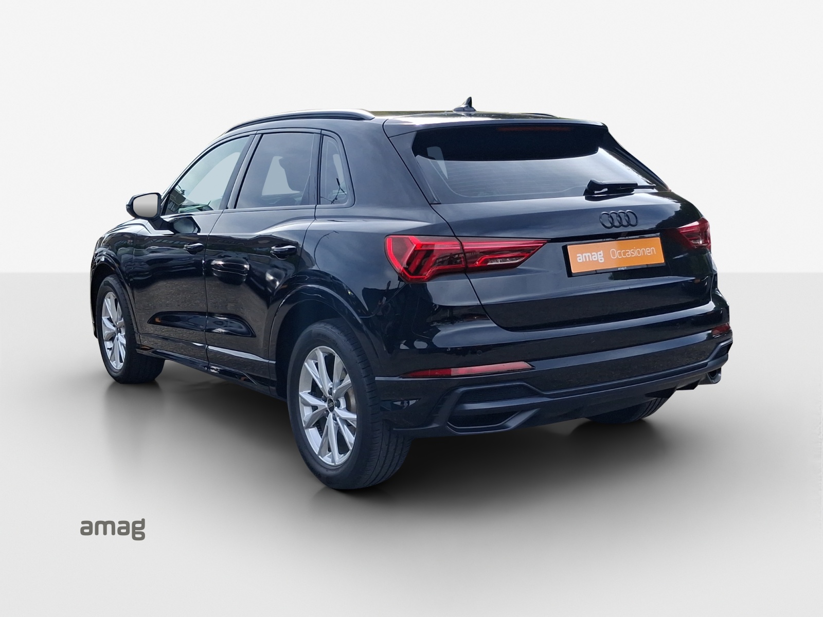 AUDI Q3 35 TFSI S line Attraction S-tronic-showroom-element-2