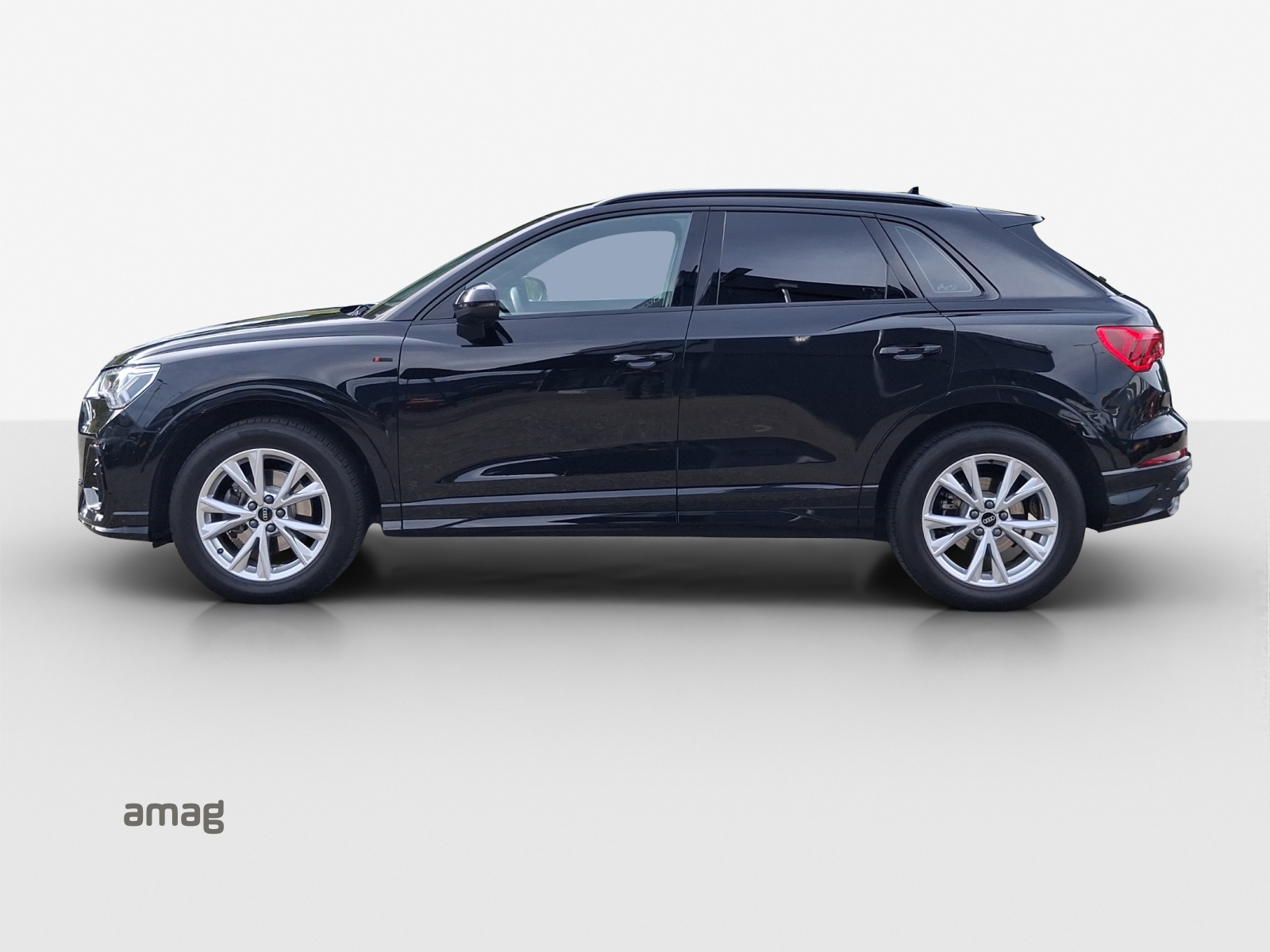 AUDI Q3 35 TFSI S line Attraction S-tronic-showroom-element-1
