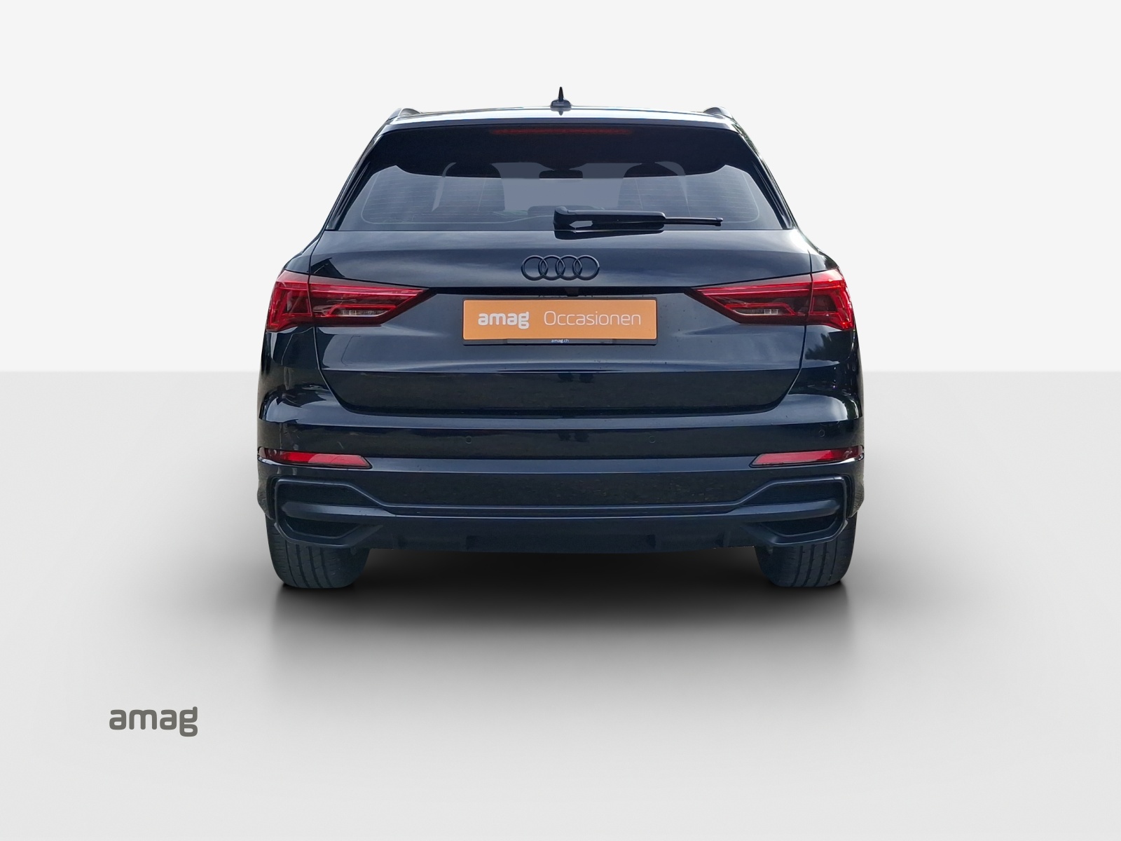 AUDI Q3 35 TFSI S line Attraction S-tronic-showroom-element-3