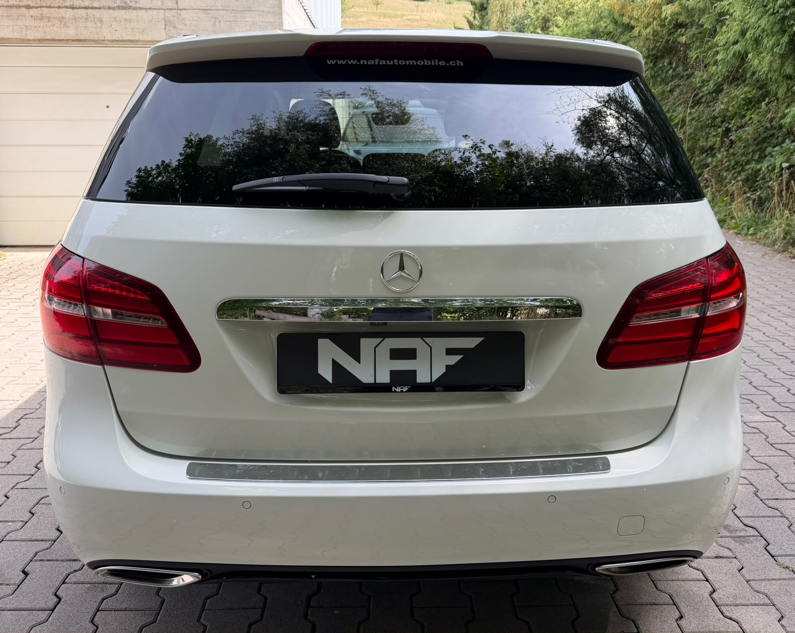MERCEDES-BENZ B 220 Urban 4Matic 7G-DCT-showroom-element-3