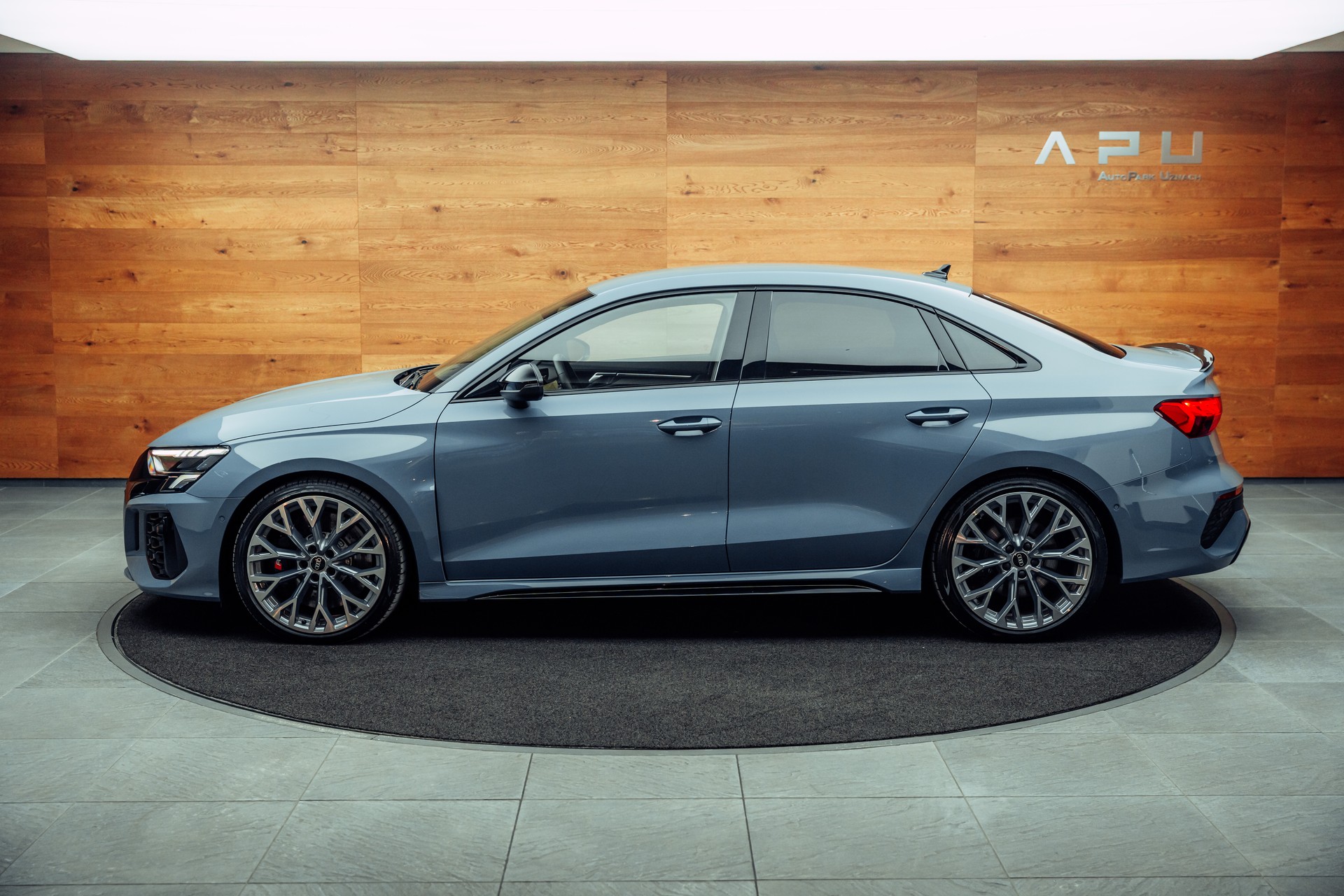 AUDI RS3 Limousine 2.5 TSI quattro S-tronic-image-9