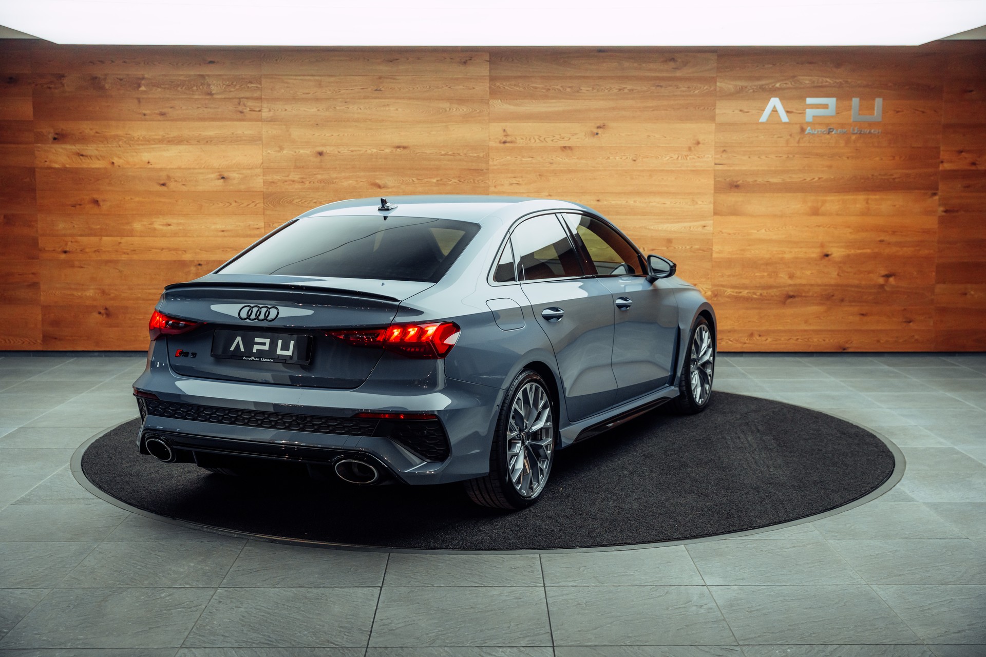 AUDI RS3 Limousine 2.5 TSI quattro S-tronic-showroom-element-1