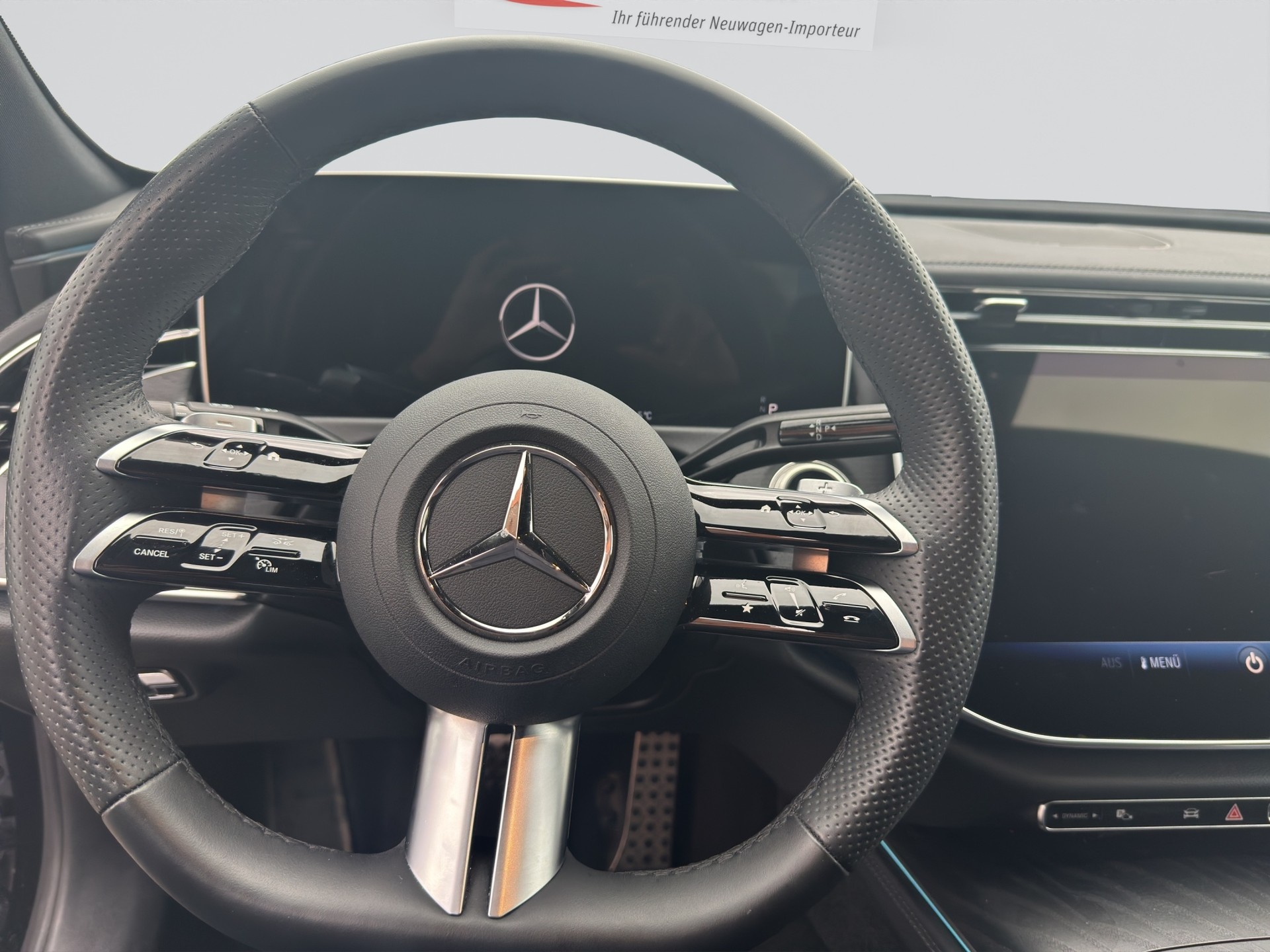 MERCEDES-BENZ E 200 9G-Tronic AMG Line Advanced Night-image-9