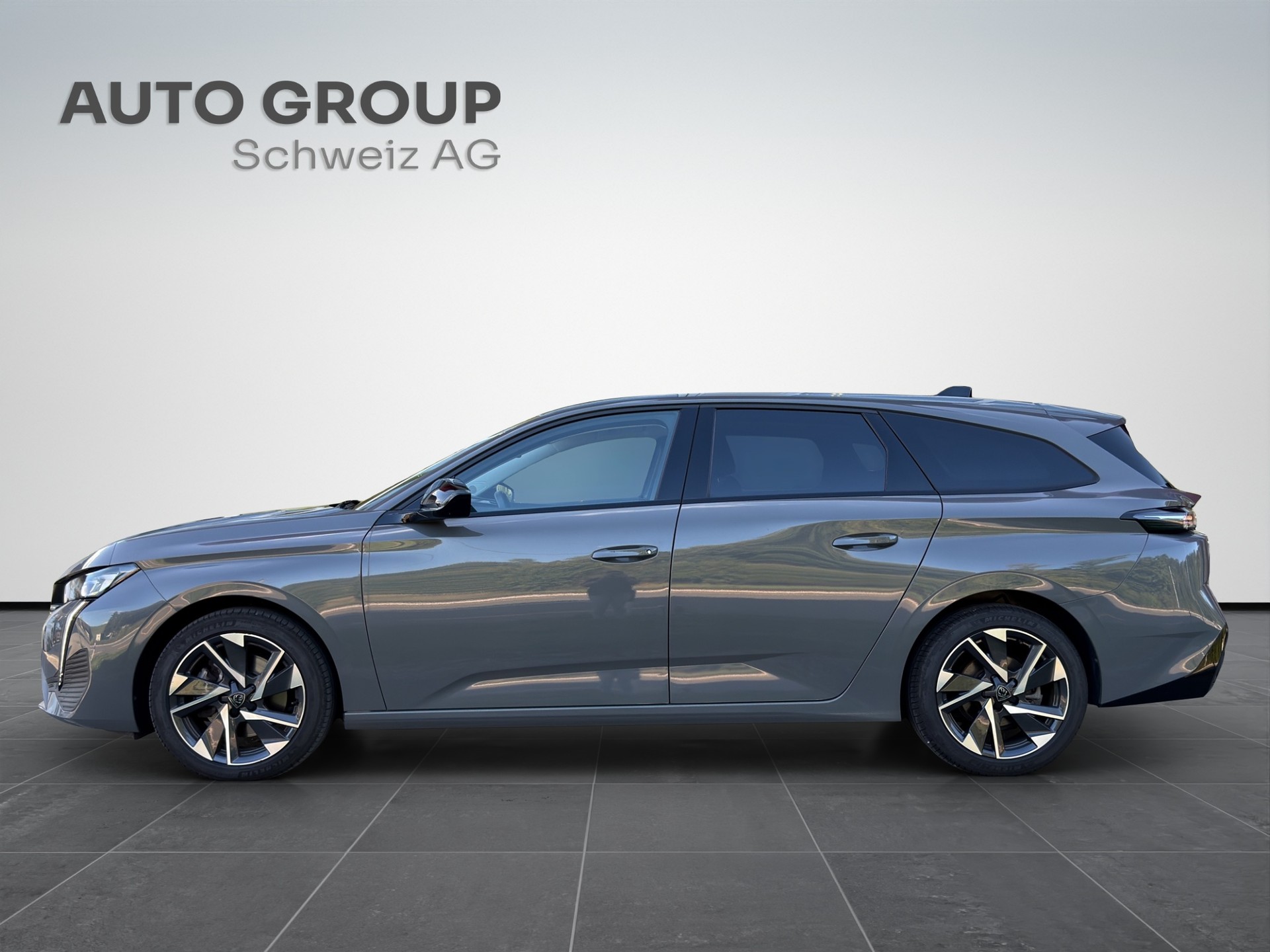 PEUGEOT 308 SW 1.2 Pure Tech Allure LEASING AB 298.48 CHF / MONAT-showroom-element-1