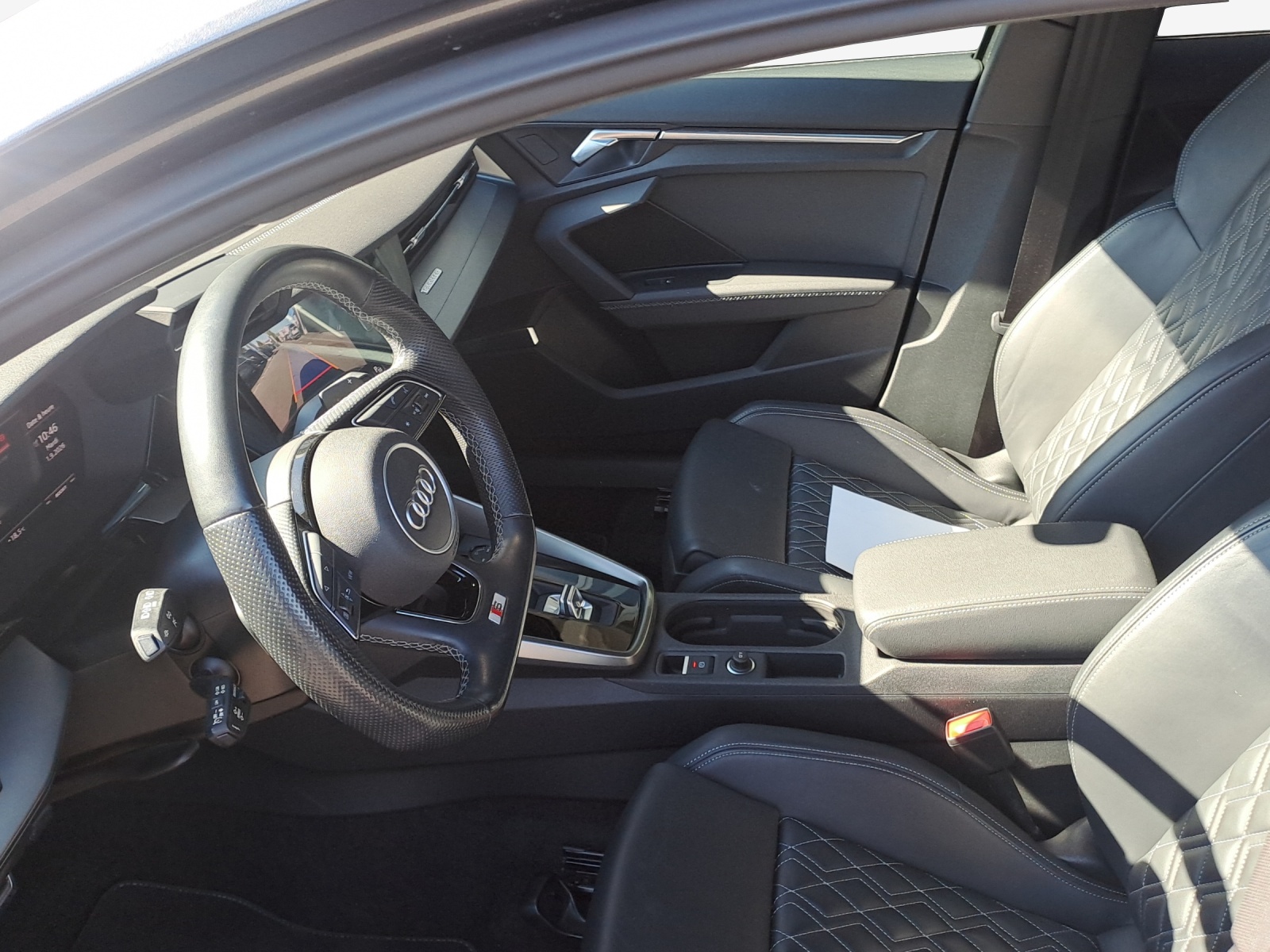 AUDI S3 Sportback 2.0 TFSI quattro S-tronic-image-7