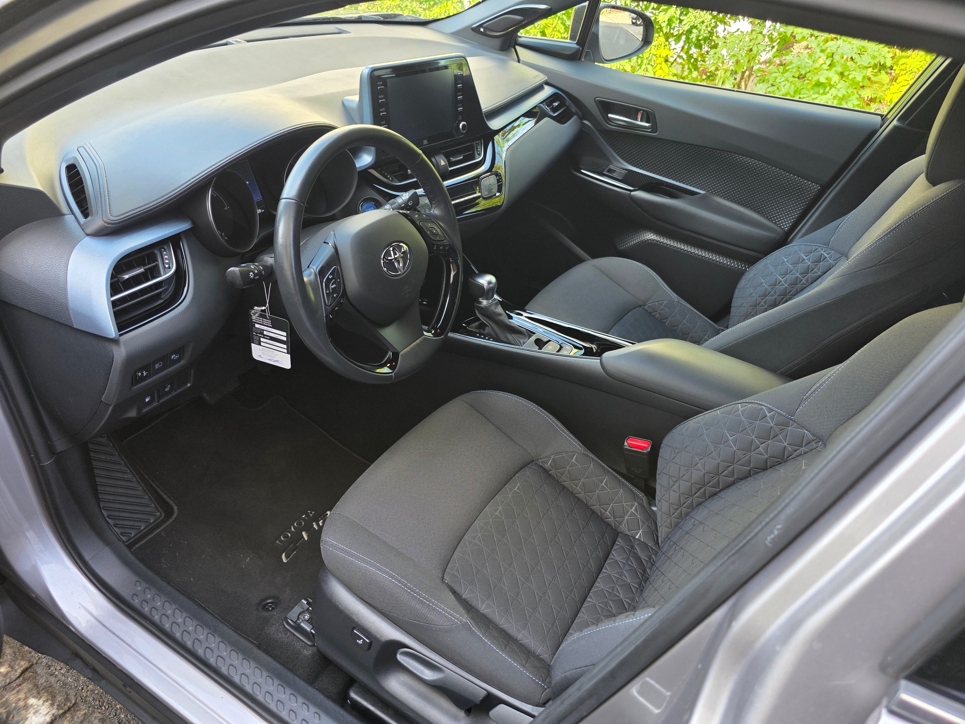 TOYOTA C-HR 2.0 HSD CVT Trend-image-6