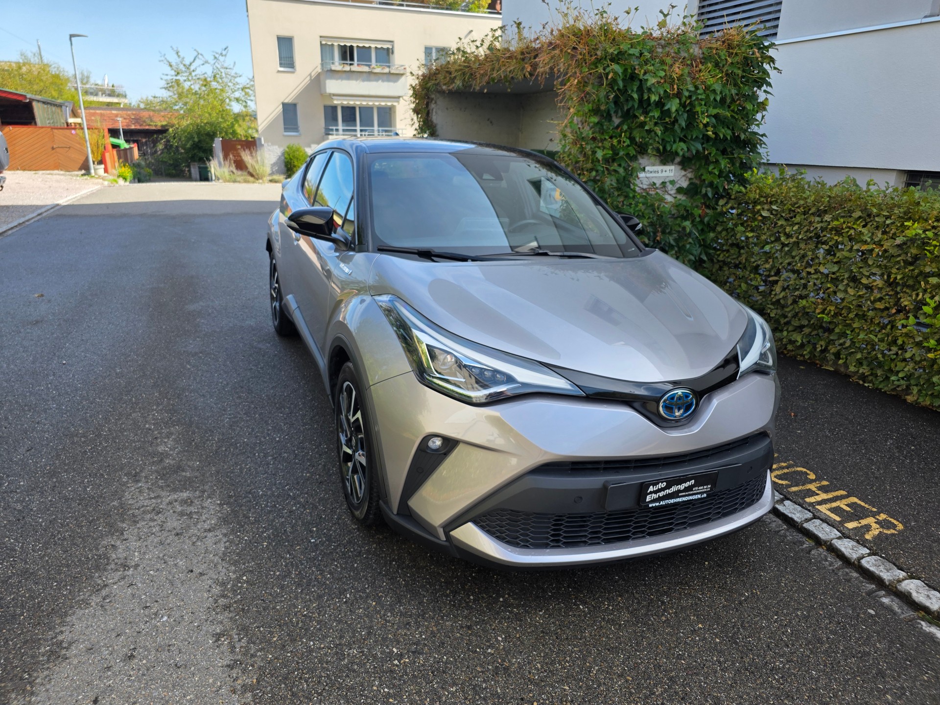 TOYOTA C-HR 2.0 HSD CVT Trend-image-2