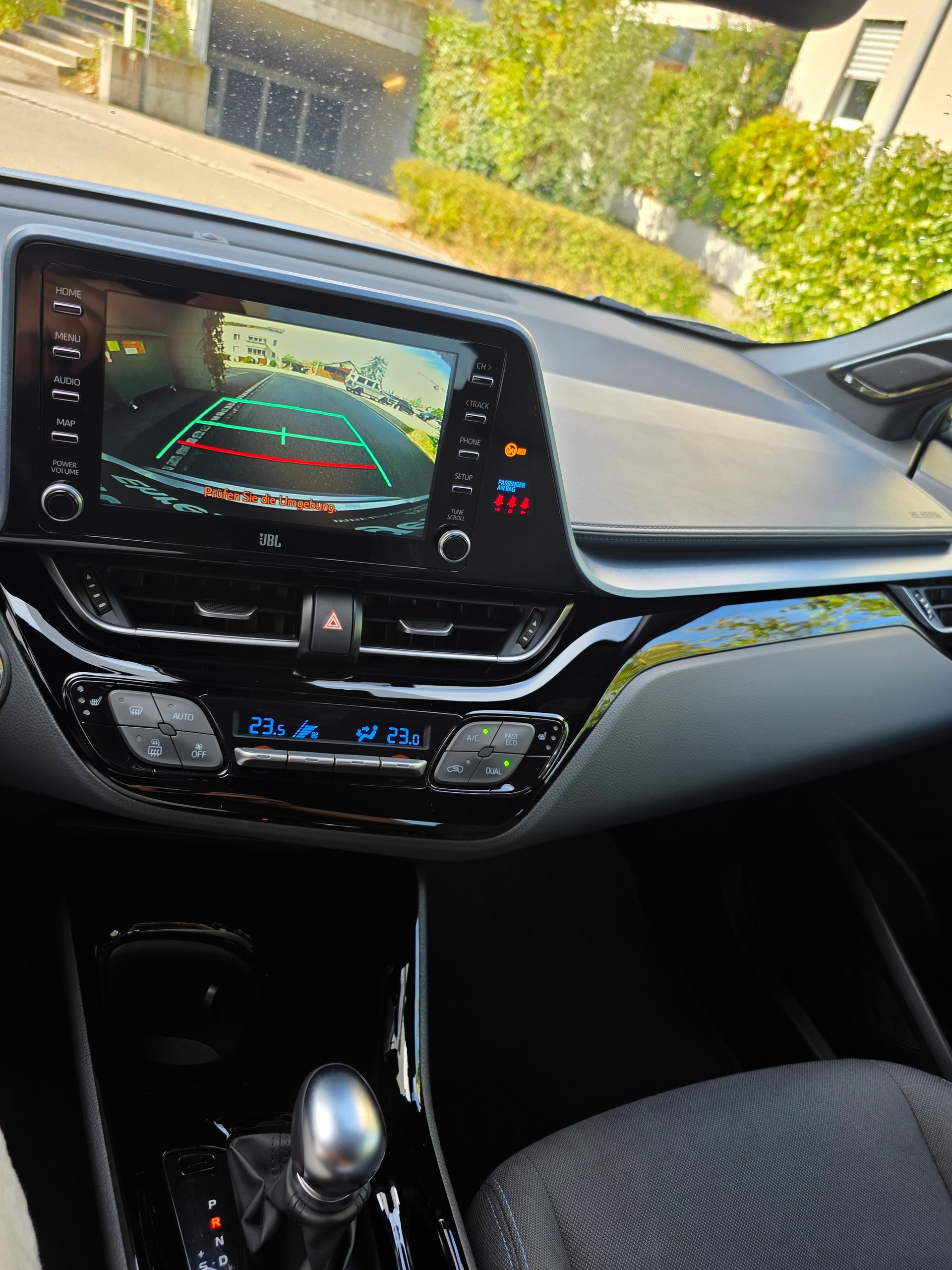 TOYOTA C-HR 2.0 HSD CVT Trend-image-14