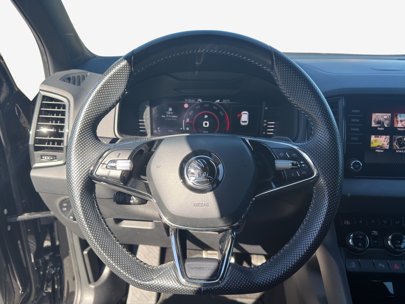 SKODA Karoq 1.5 TSI ACT SportLine DSG-image-9