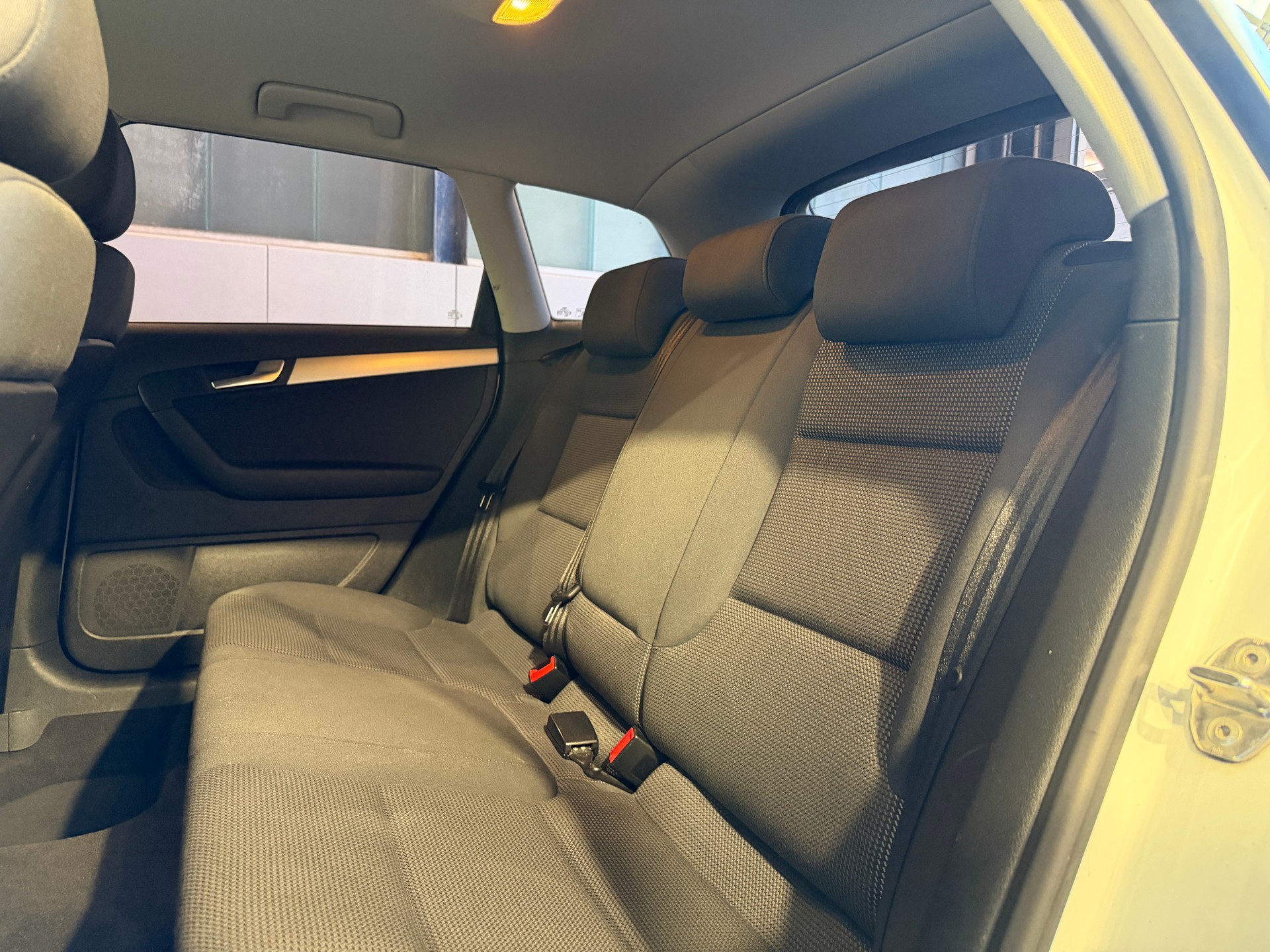 AUDI A3 Sportback 1.6 TDI Ambition-image-15