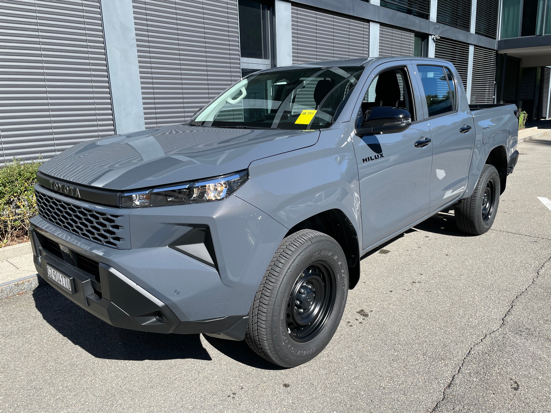 TOYOTA Hilux 2.8d MHEV Active Double Cab 4x4 mit AHK