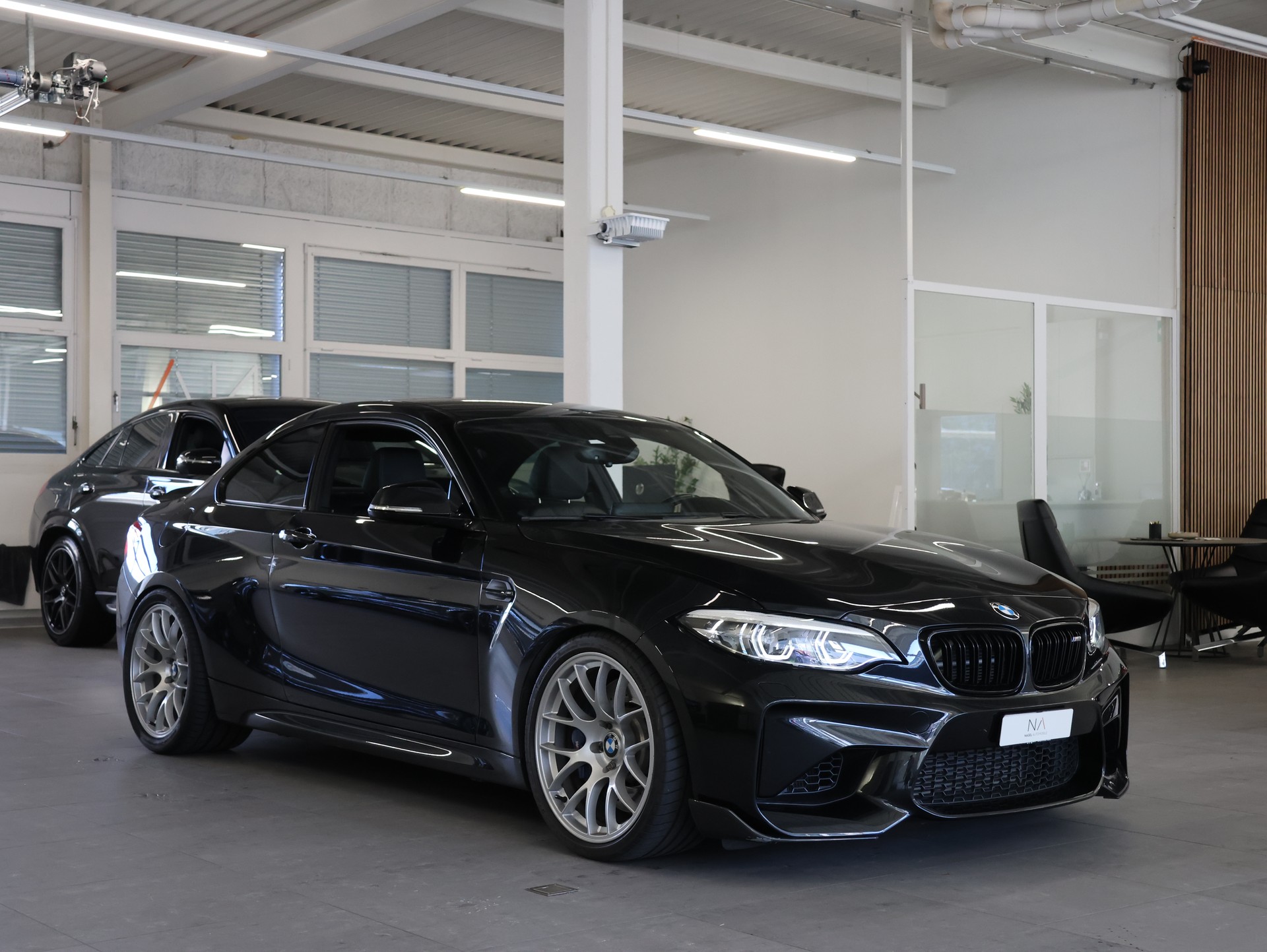 BMW M2 Drivelogic *APEX-FELGEN*-showroom-element-1