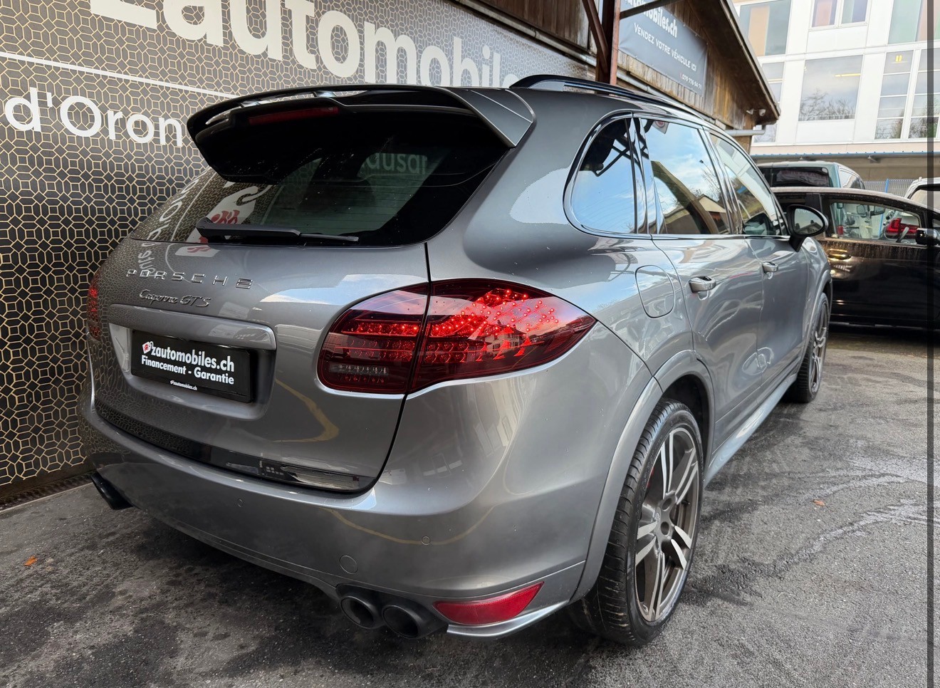 PORSCHE Cayenne GTS-showroom-element-2