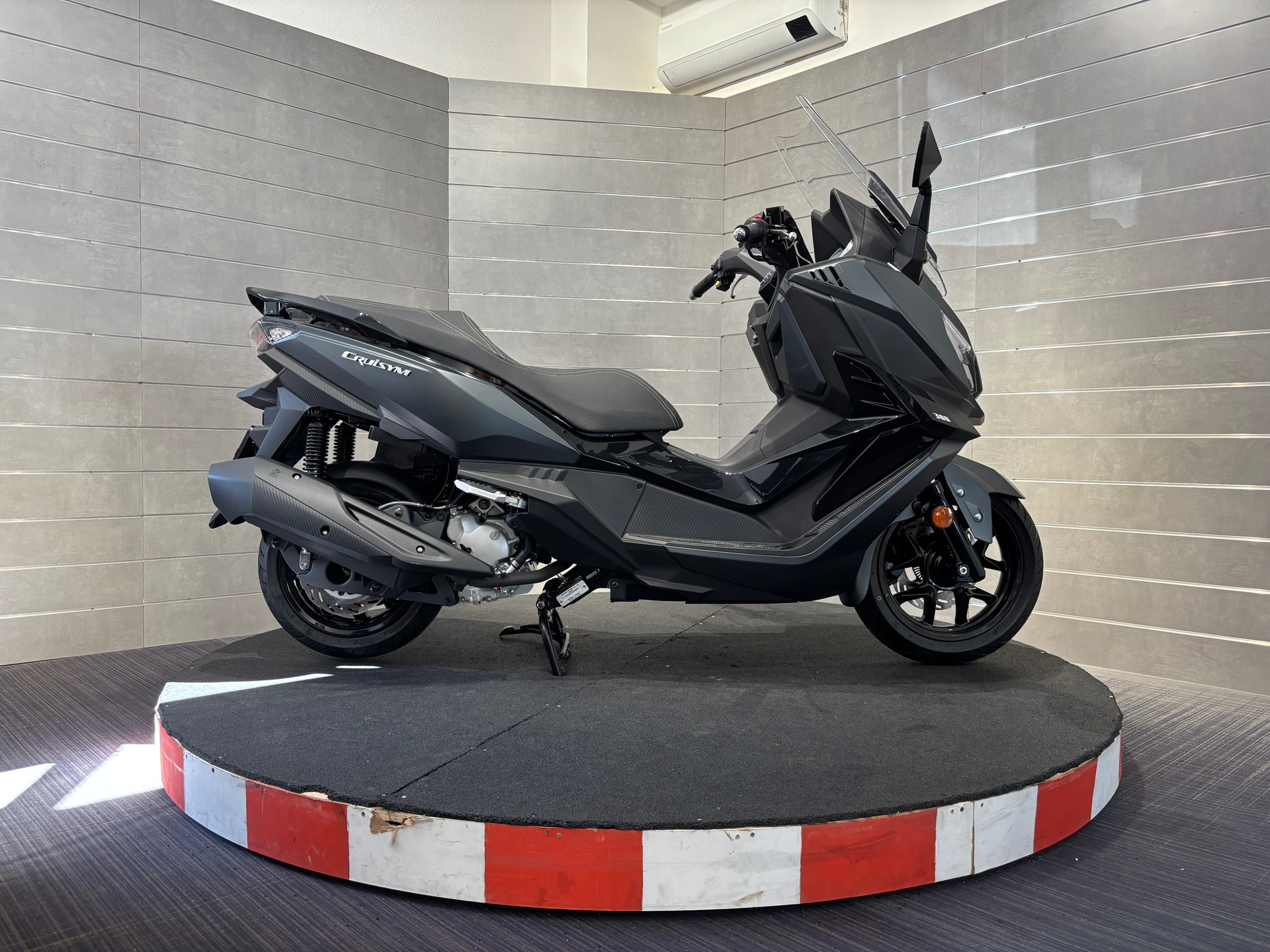 SYM Cruisym 300 i-image-6