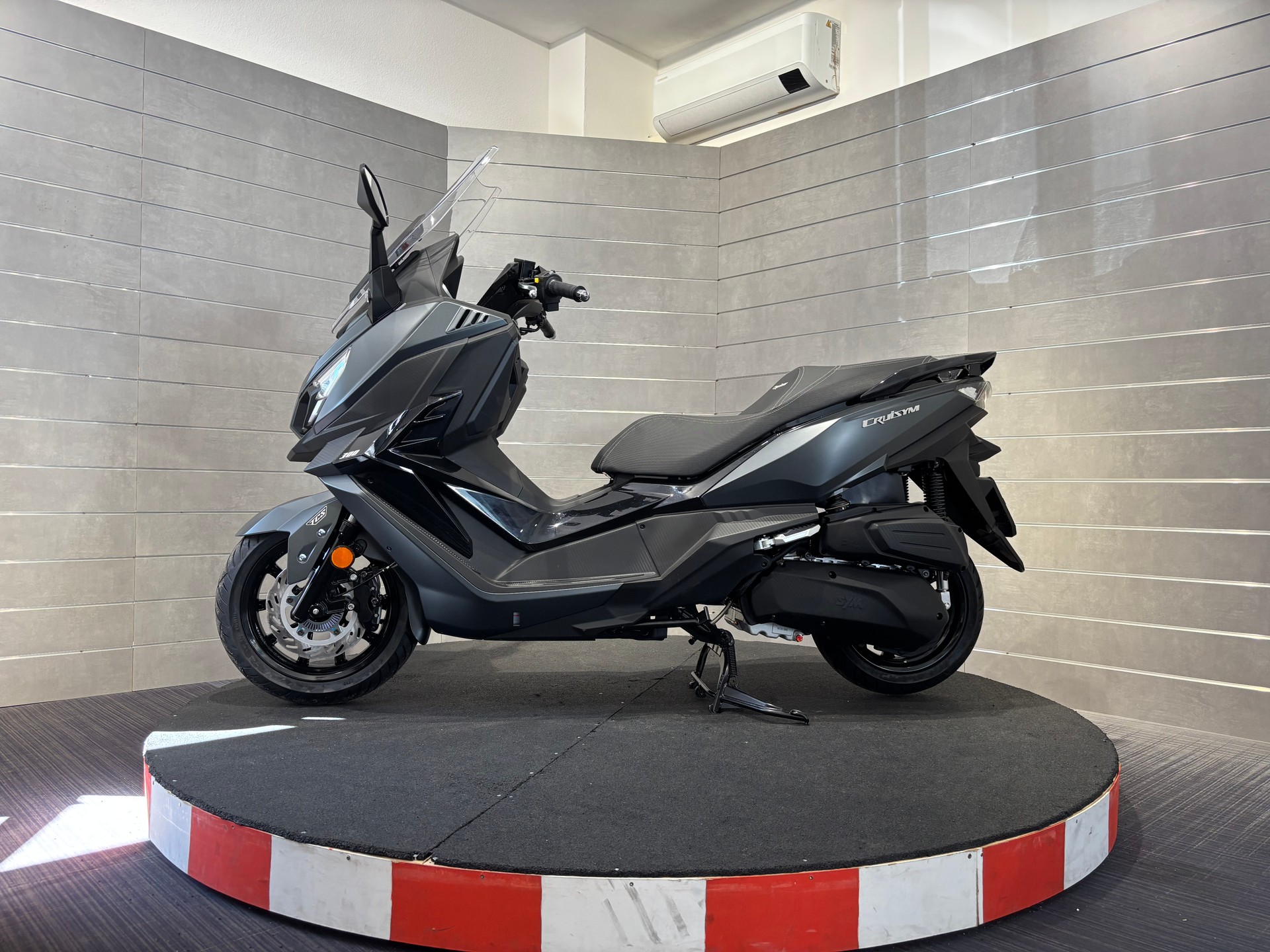 SYM Cruisym 300 i-image-1