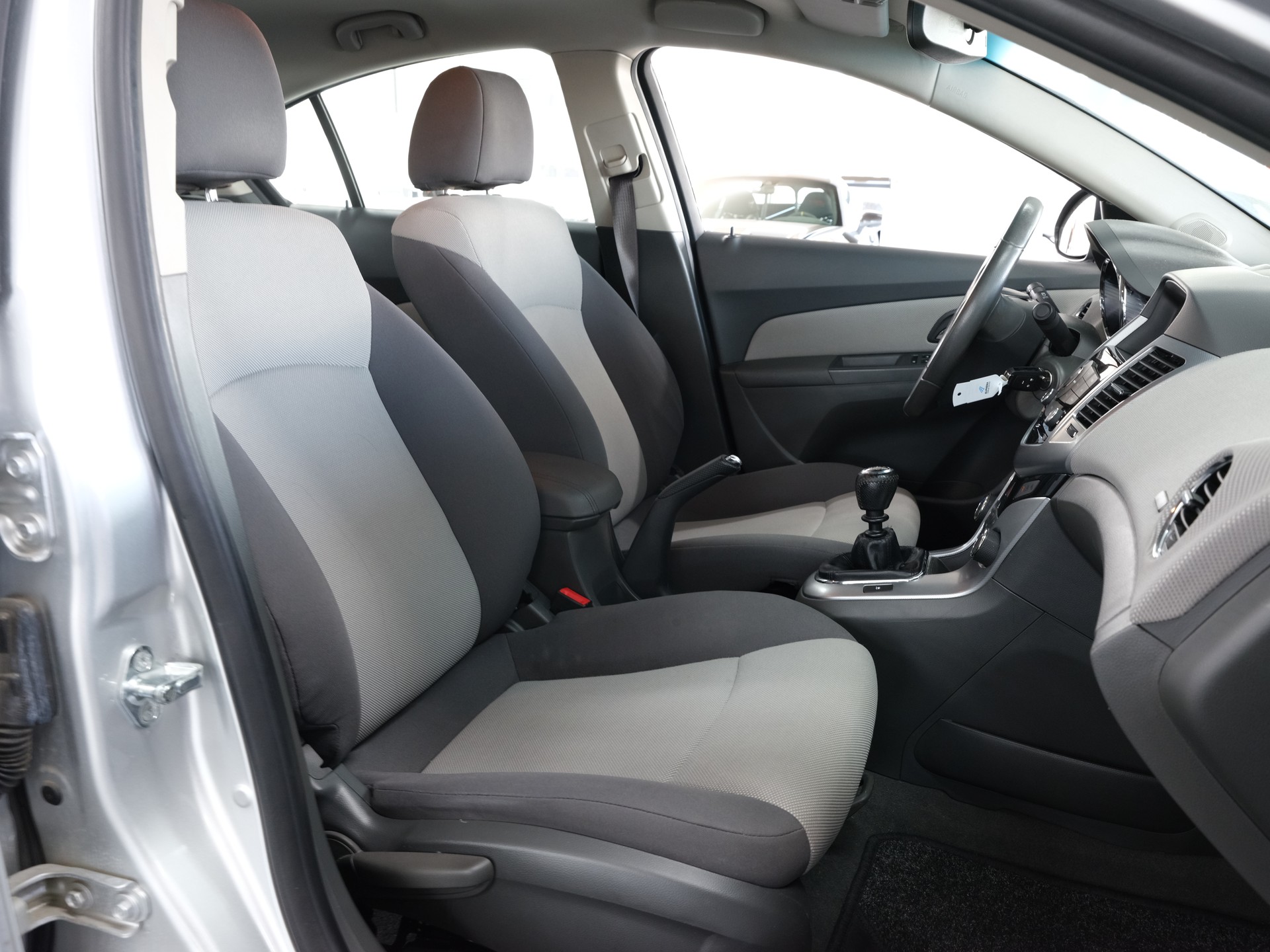 CHEVROLET Cruze 1.8 100 Edition-image-23