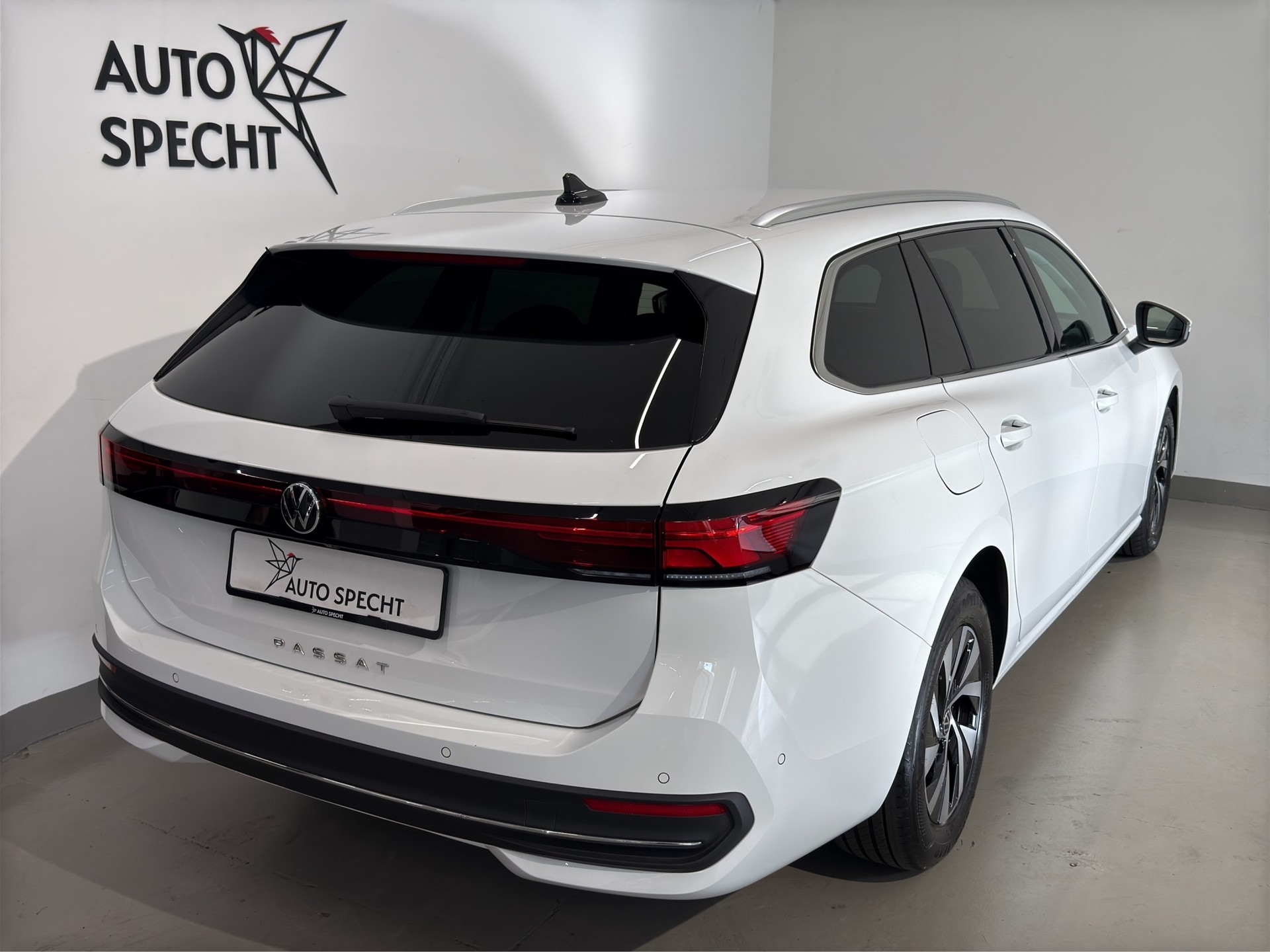 VW Passat Variant 2.0 TDI evo Business DSG-image-4