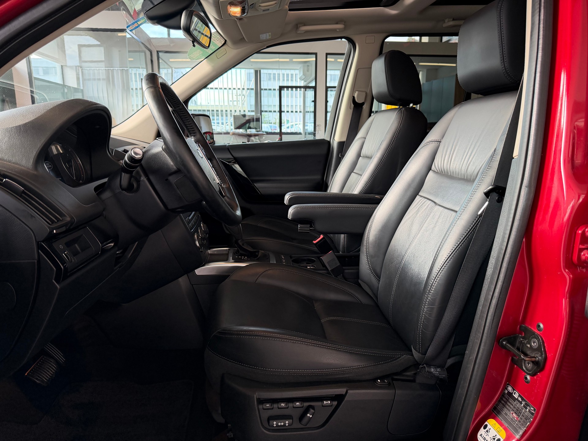 LAND ROVER Freelander 2.2 SD4 Dynamic Automatic-image-10