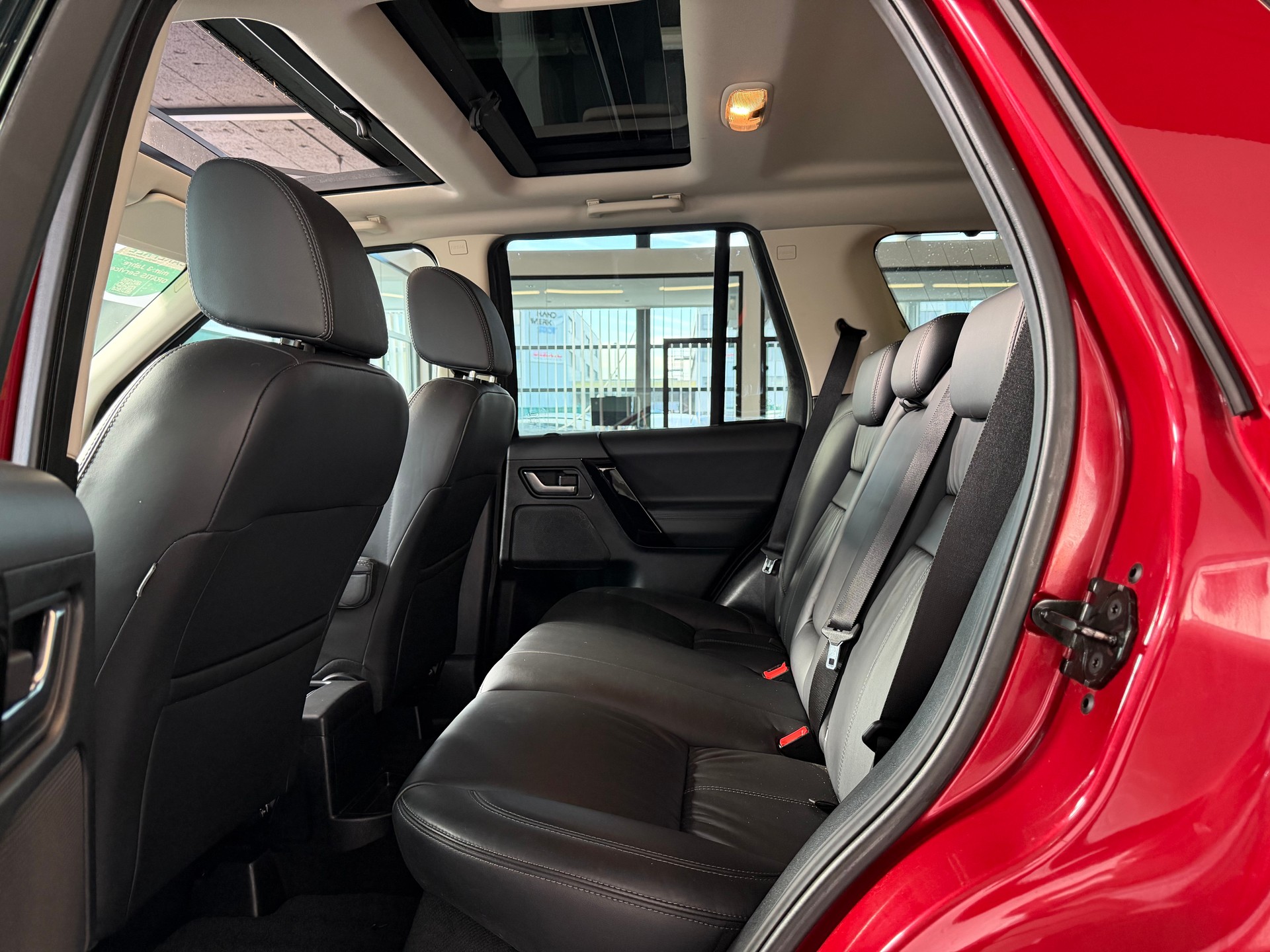 LAND ROVER Freelander 2.2 SD4 Dynamic Automatic-image-9