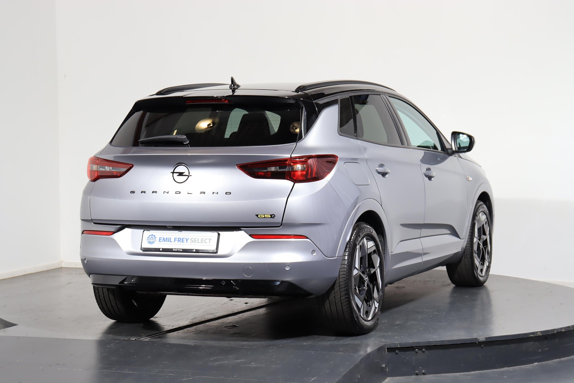OPEL Grandland 1.6 T PHEV GSE-showroom-element-3