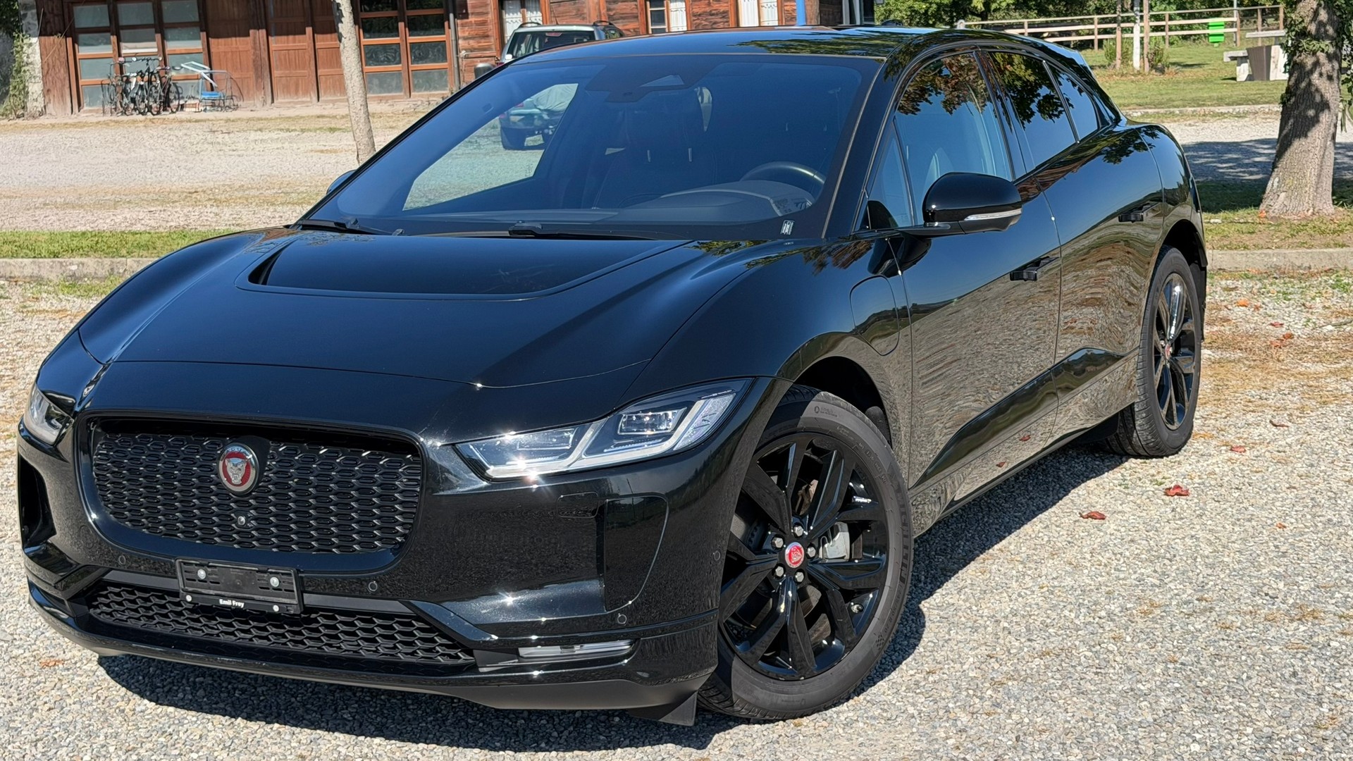 JAGUAR EV400 Black Edition AWD (aktuellste Version mit max. 100kW Ladegeschwindigkeit)