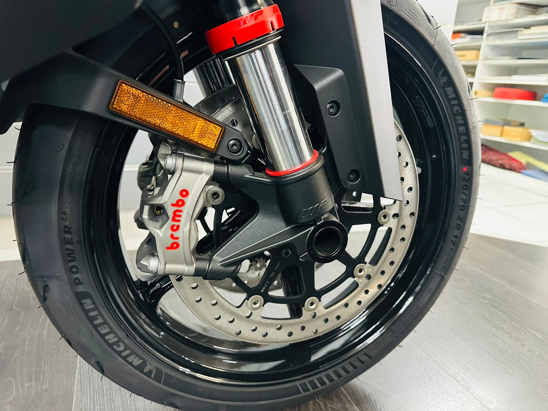 KTM 1390 Super Duke R-image-4