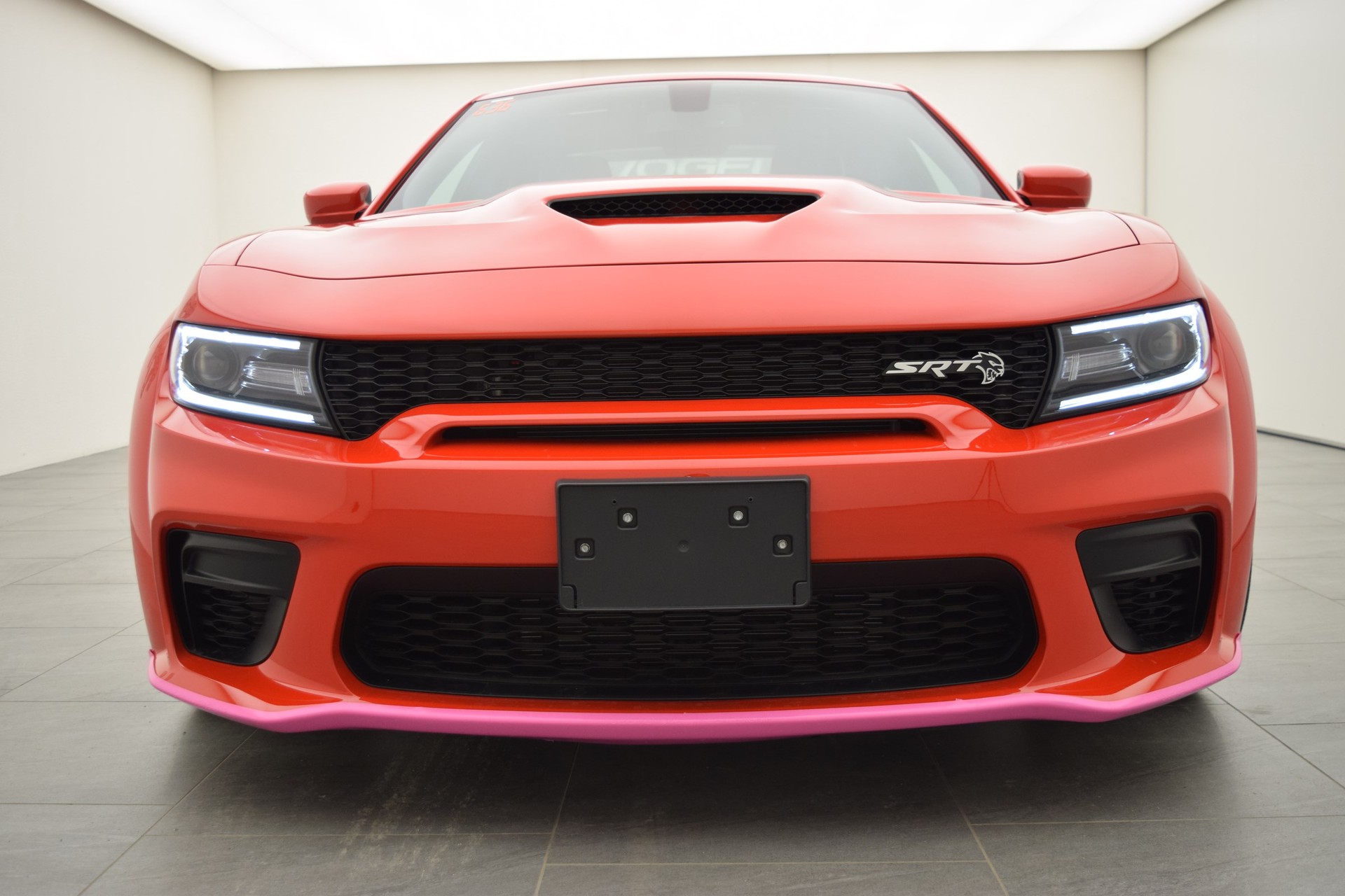 DODGE Charger SRT Hellcat Widebody-showroom-element-2