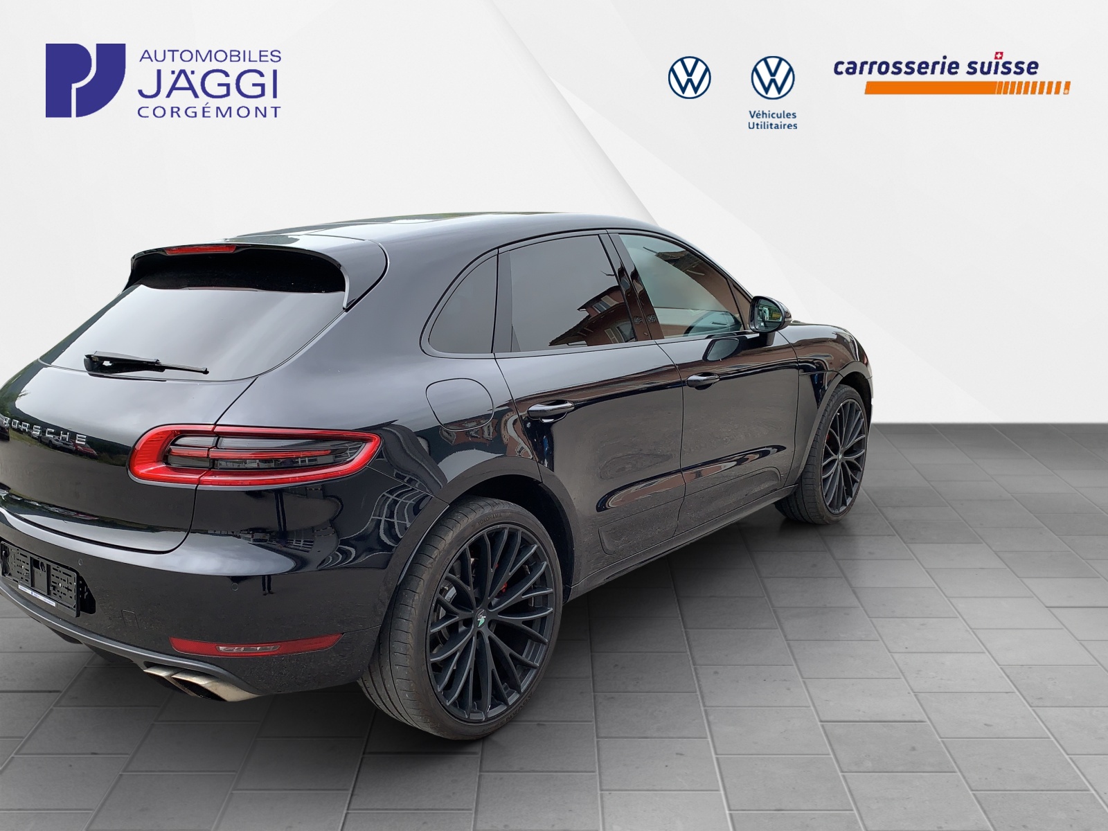 PORSCHE Macan Turbo-image-3