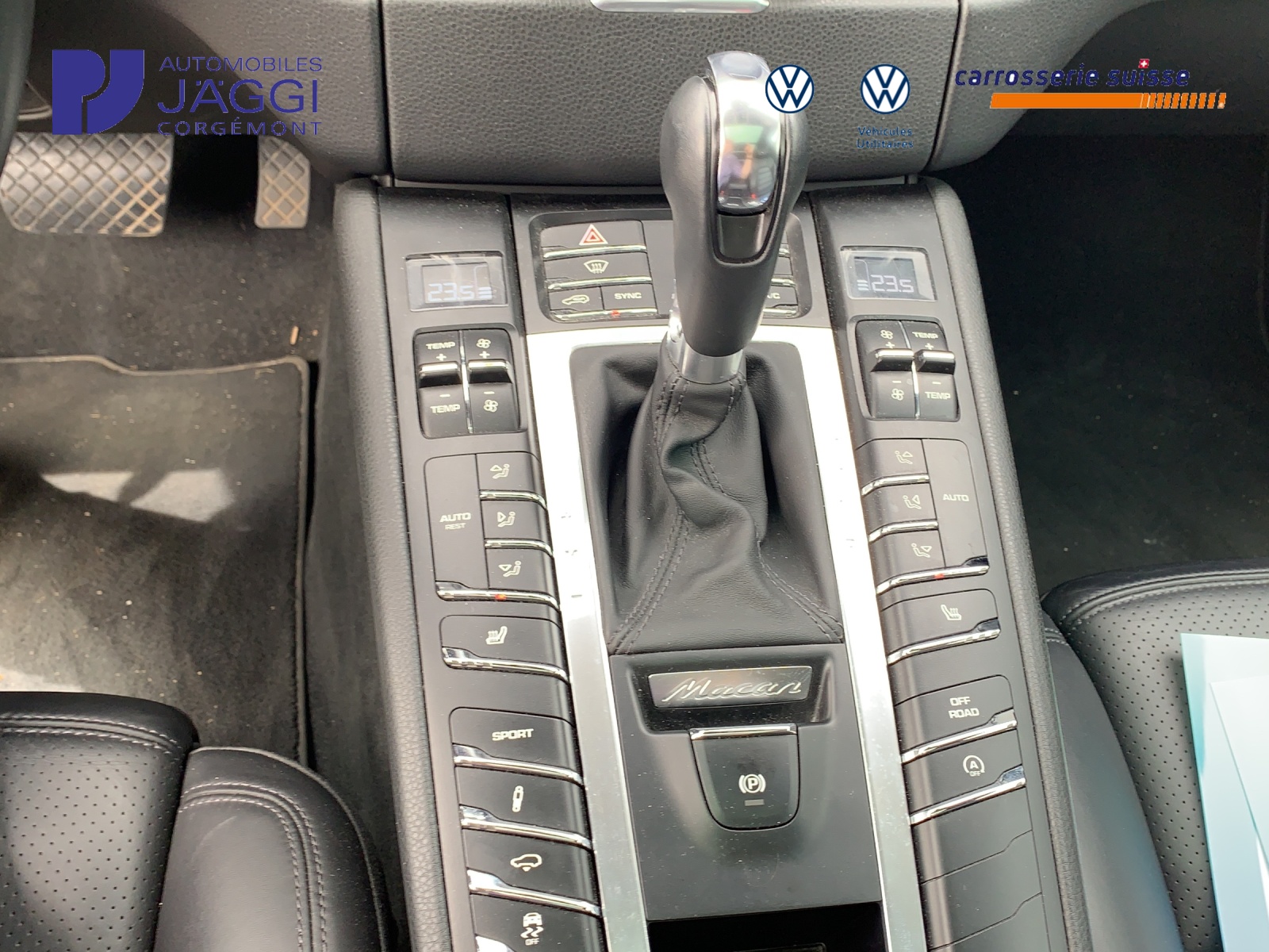 PORSCHE Macan Turbo-image-13