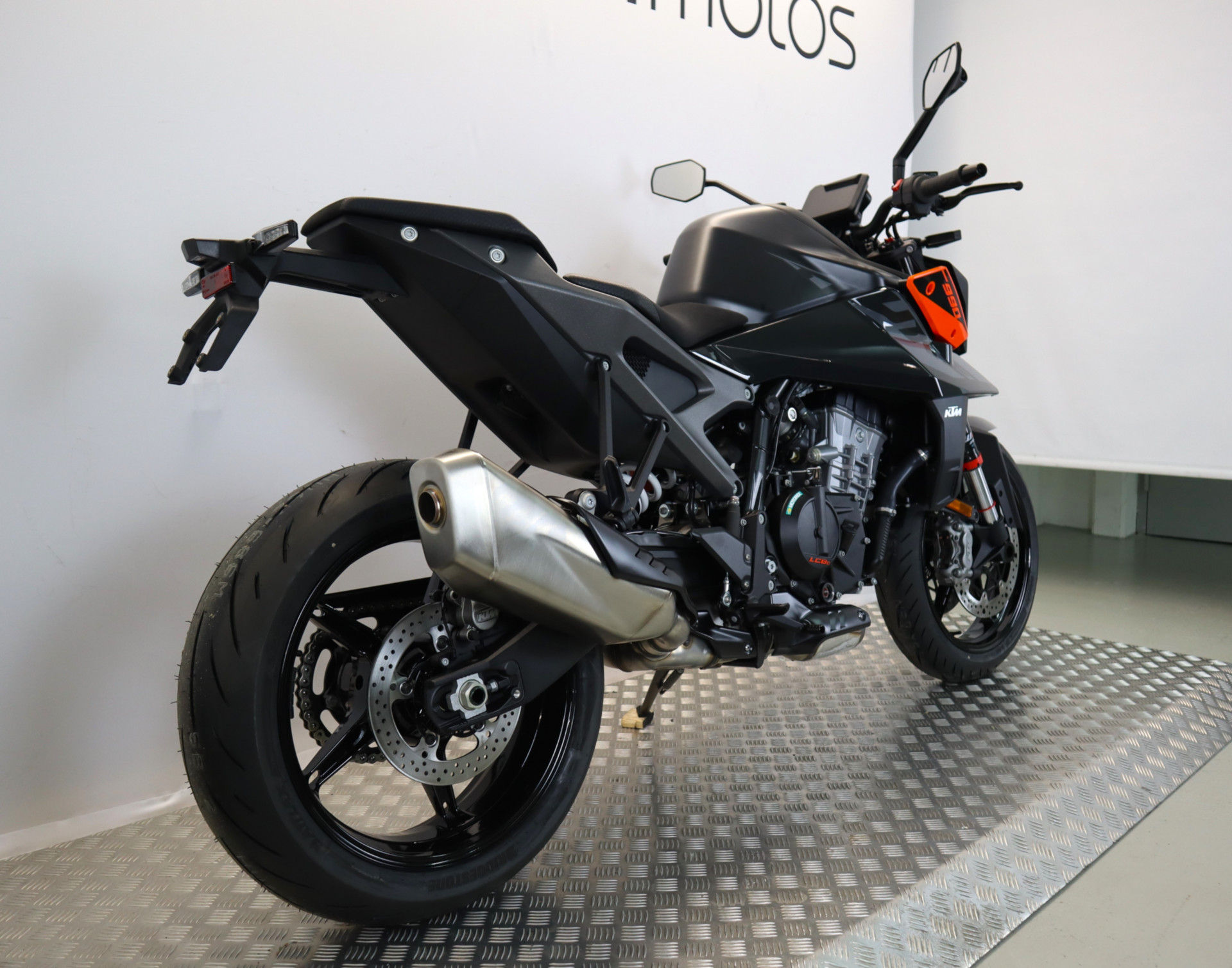 KTM 990 Duke-image-2