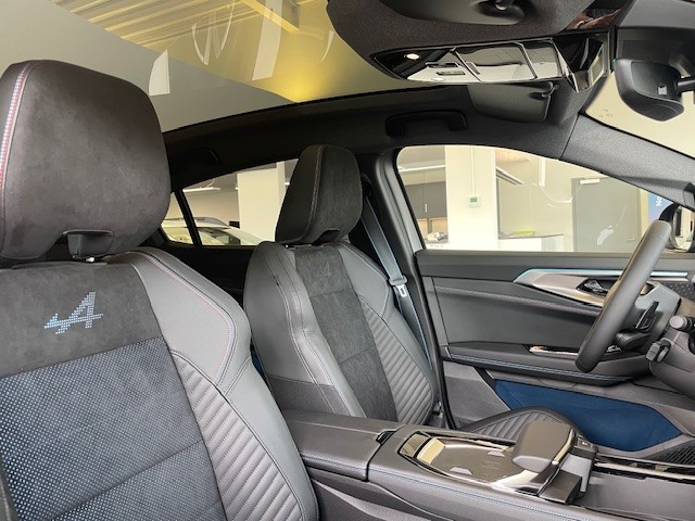 RENAULT Rafale 1.2 E-Tech Plug-in Hybrid 300 4x4 Atelier Alpine-image-11