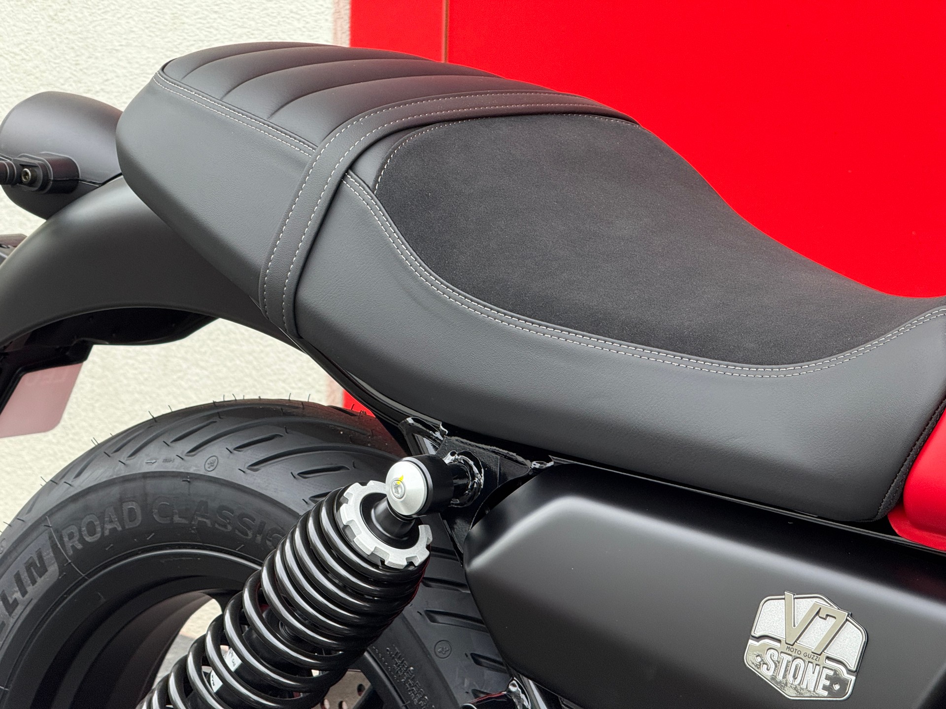 MOTO GUZZI V7 IV 850 Stone-image-8