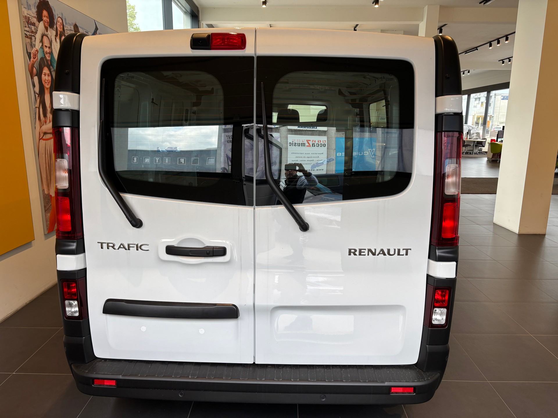 RENAULT Trafic 2.0 Blue dCi 130 Advance L1H1 EN-image-5