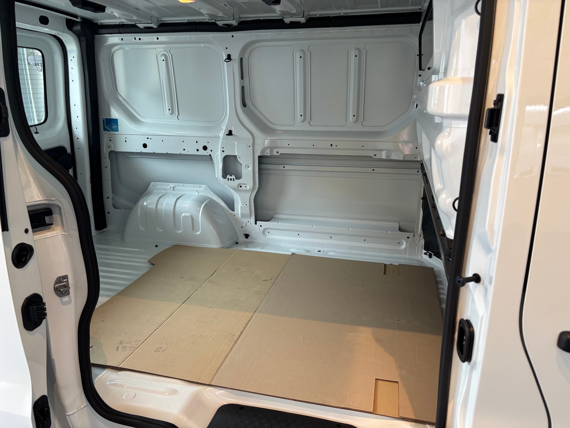 RENAULT Trafic 2.0 Blue dCi 130 Advance L1H1 EN-image-12