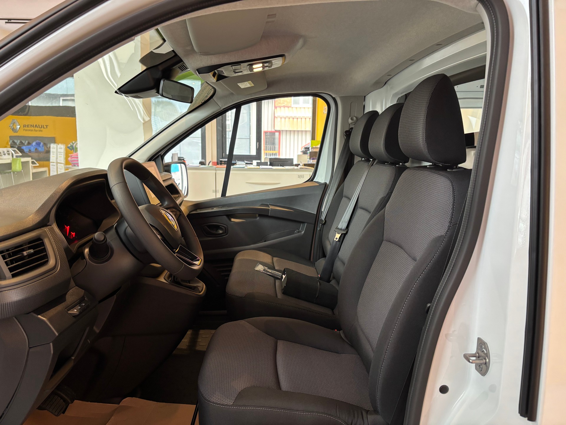 RENAULT Trafic 2.0 Blue dCi 130 Advance L1H1 EN-image-9