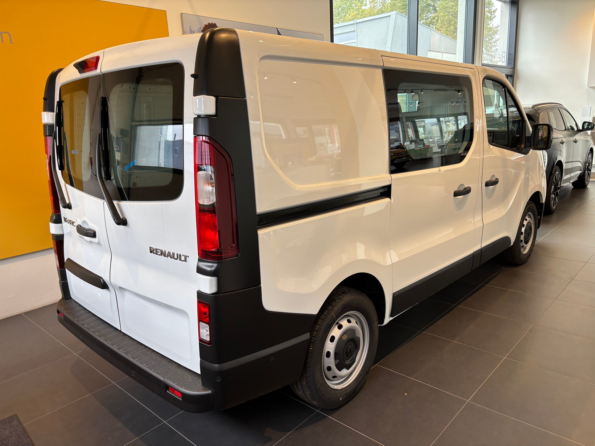 RENAULT Trafic 2.0 Blue dCi 130 Advance L1H1 EN-image-4
