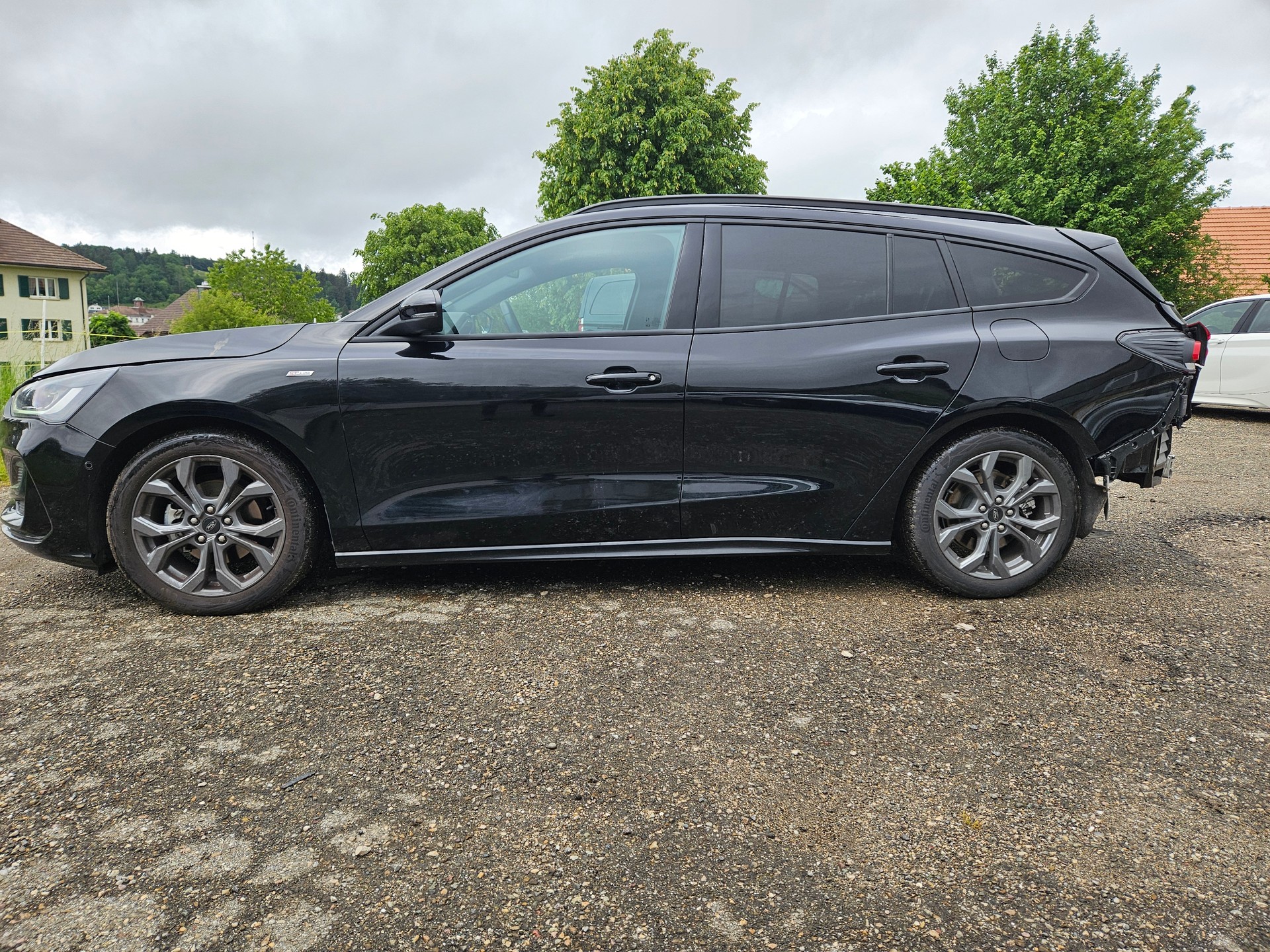 FORD Focus 1.0 MHEV AUTOMAT155 PS ST-Line BESCHADIG ENDOMMAGEE provisorisch fahrbar
