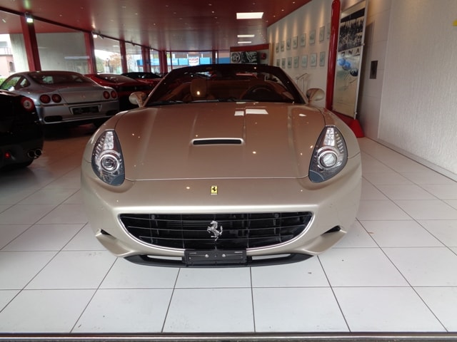 FERRARI California 4.3 V8-image-12