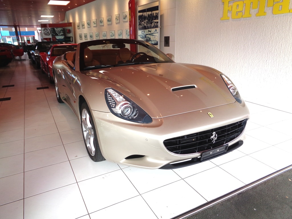 FERRARI California 4.3 V8-image-13