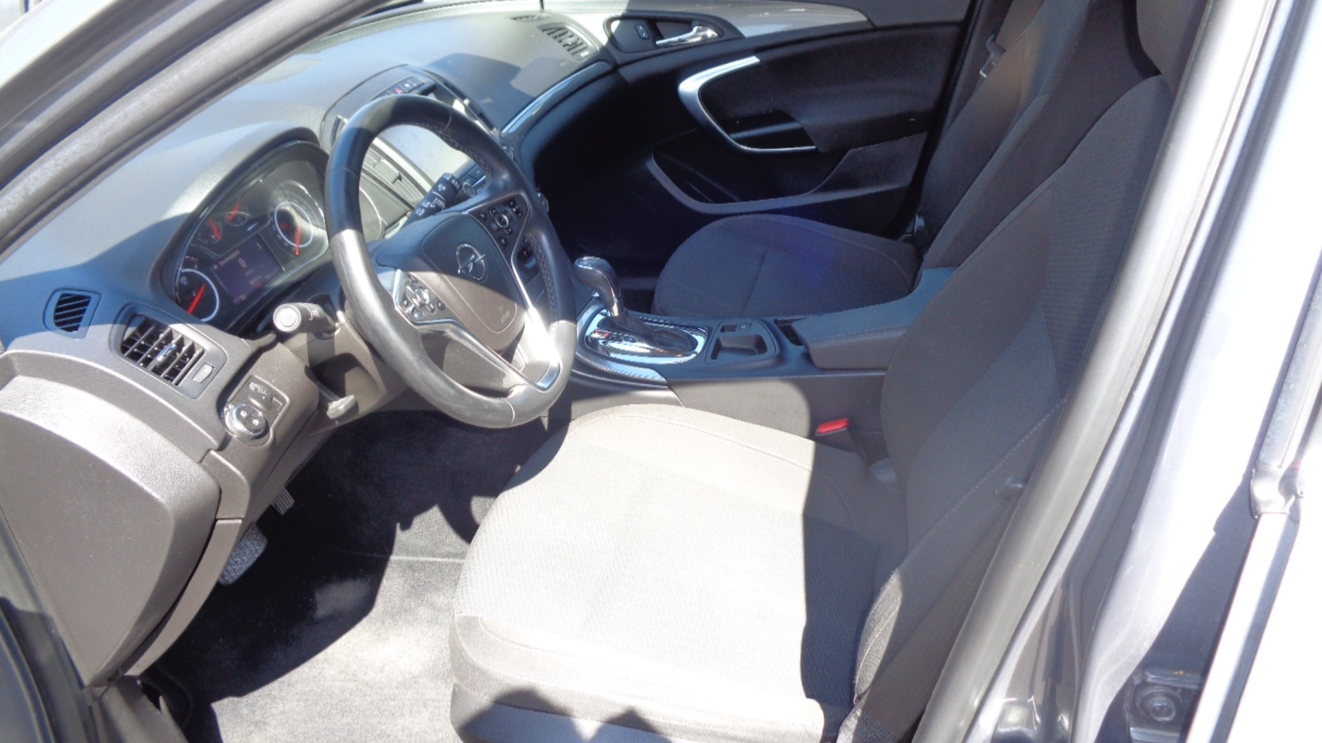 OPEL Insignia Sports Tourer 1.6 CDTI Edition Automatic-image-10