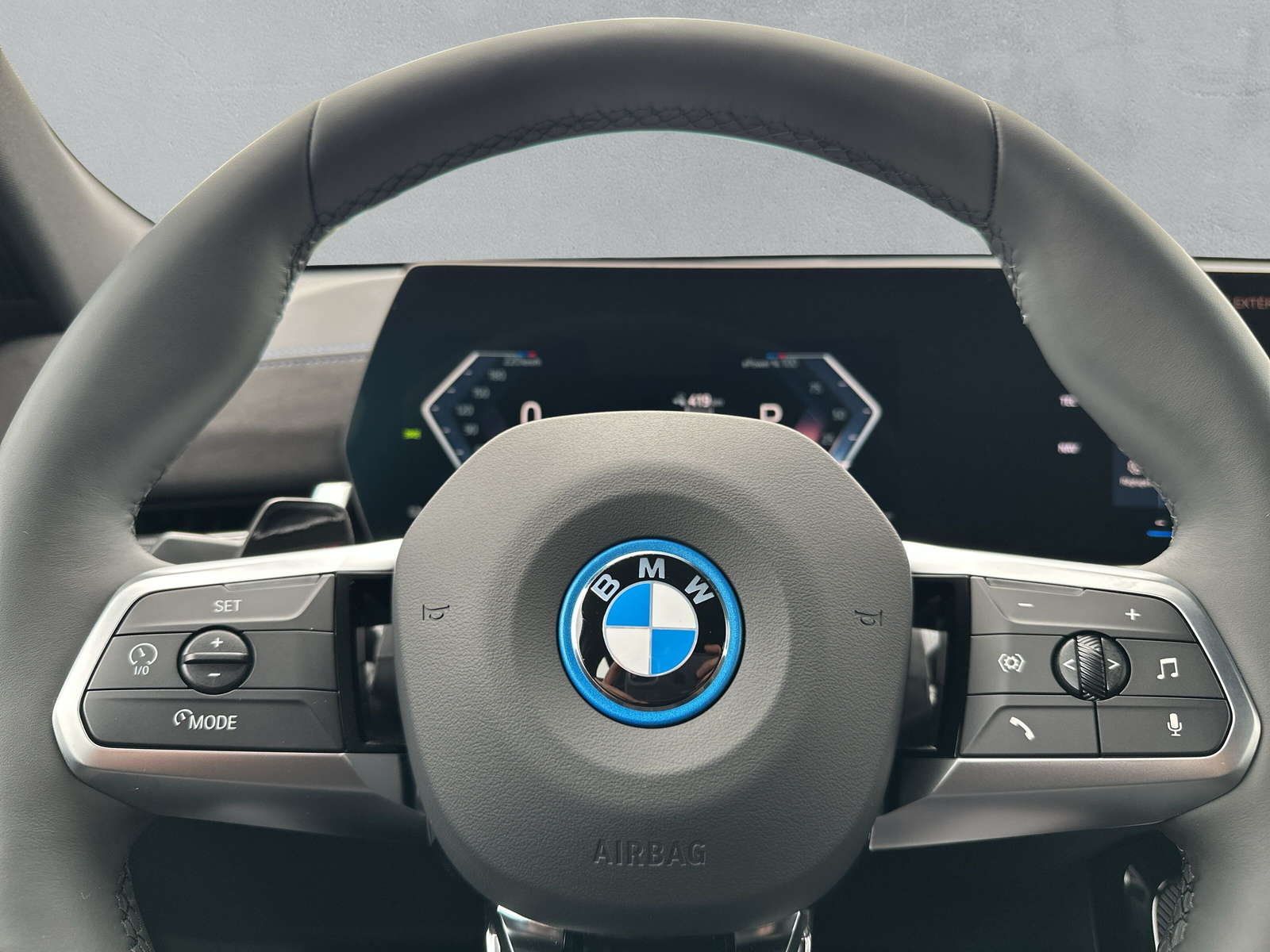 BMW iX2 eDrive 20 M Sport **Action de leasing à 0.9%**-image-17