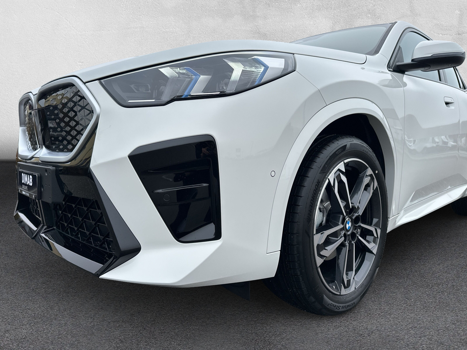 BMW iX2 eDrive 20 M Sport **Action de leasing à 0.9%**-image-7